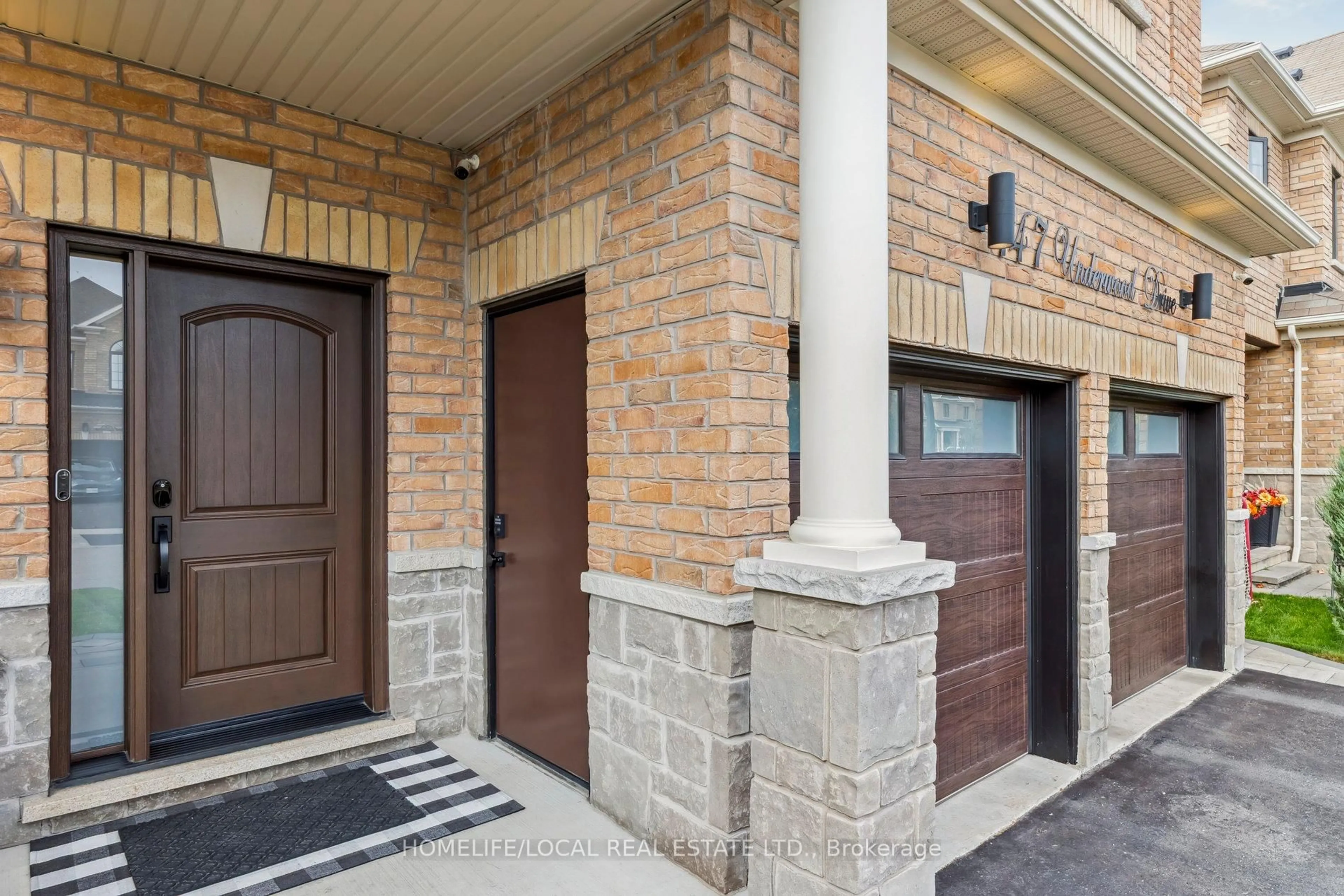 Unknown for 147 Underwood Dr, Whitby Ontario L1M 0K9