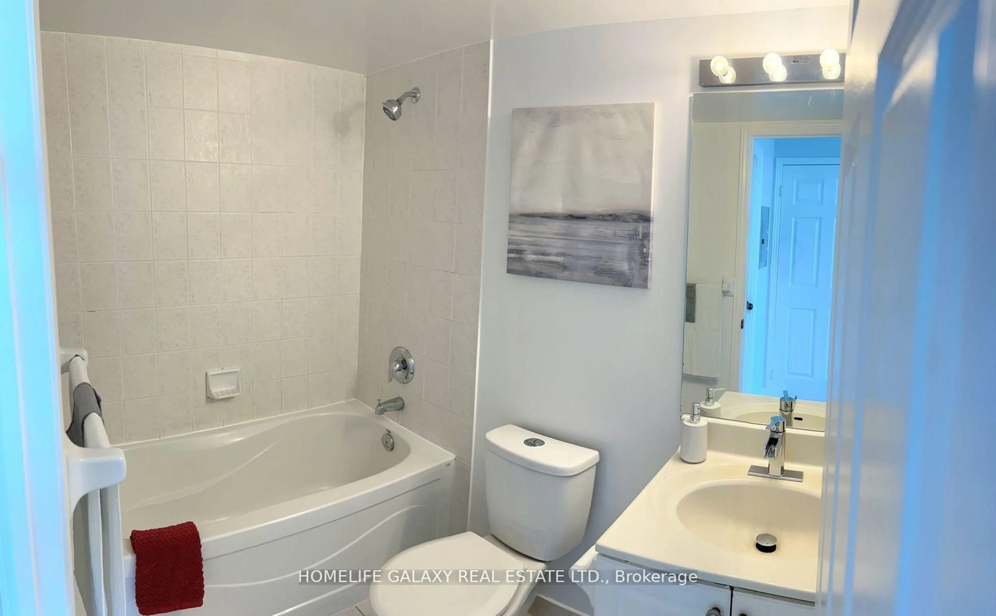 Standard bathroom, ceramic/tile floor for 68 Grangeway Ave #1109, Toronto Ontario M1H 0A1