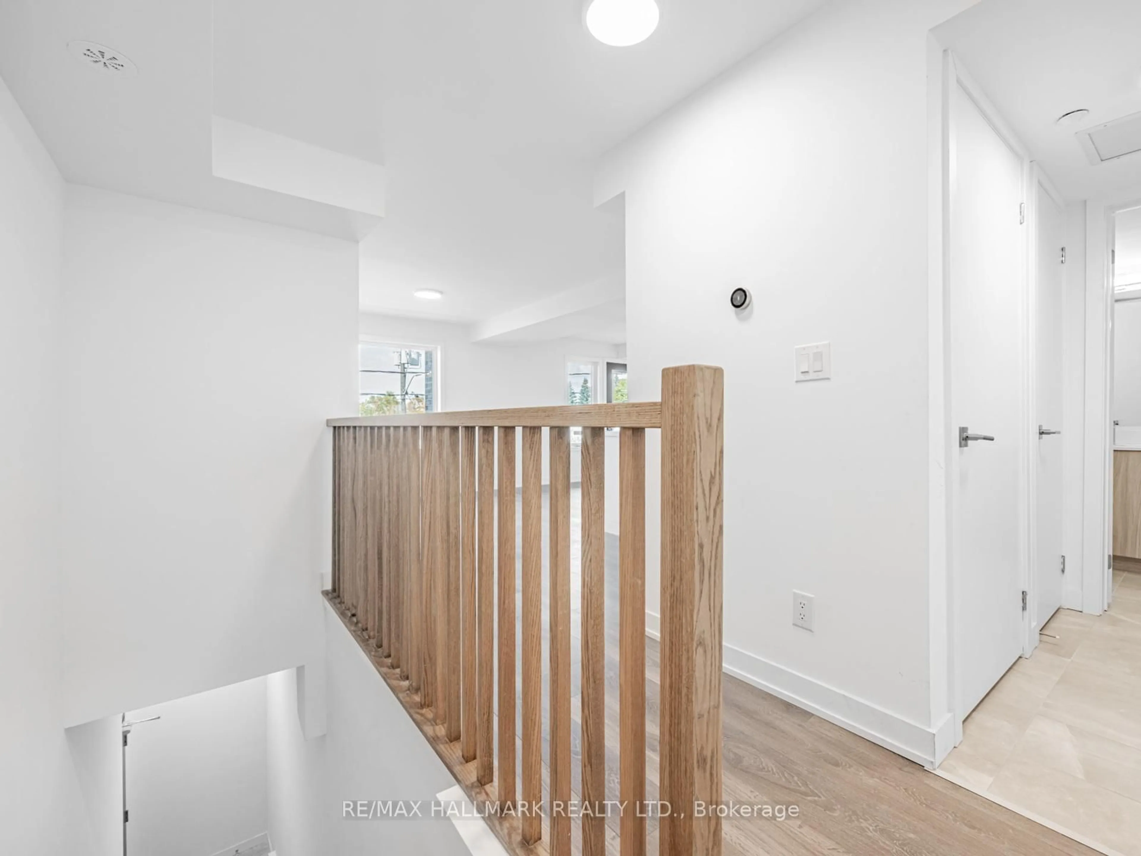 Indoor entryway for 1491 O'Connor Dr #1, Toronto Ontario M4B 2V5