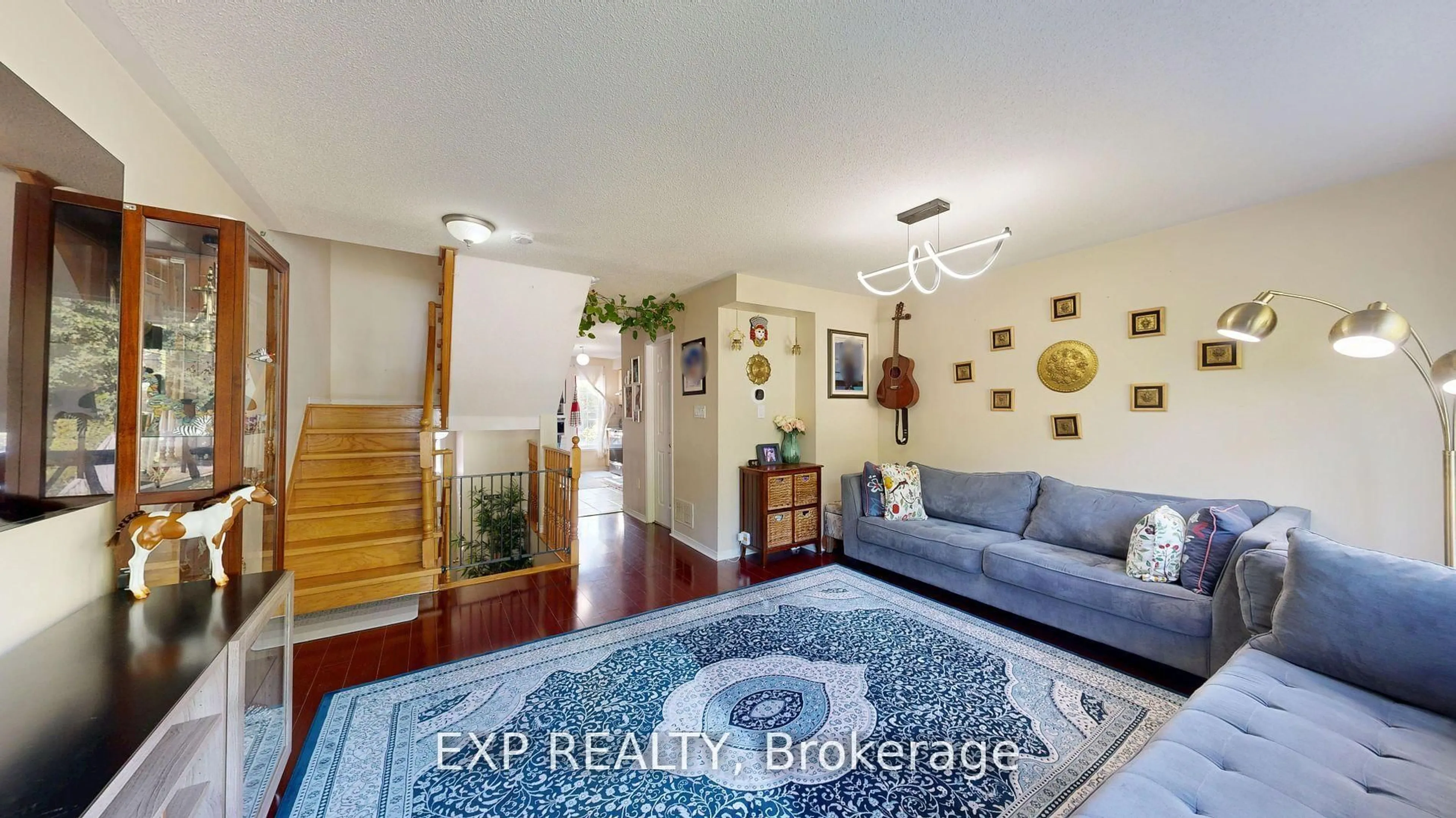 Living room with furniture, unknown for 96 Conn Smythe Dr, Toronto Ontario M1J 3P5