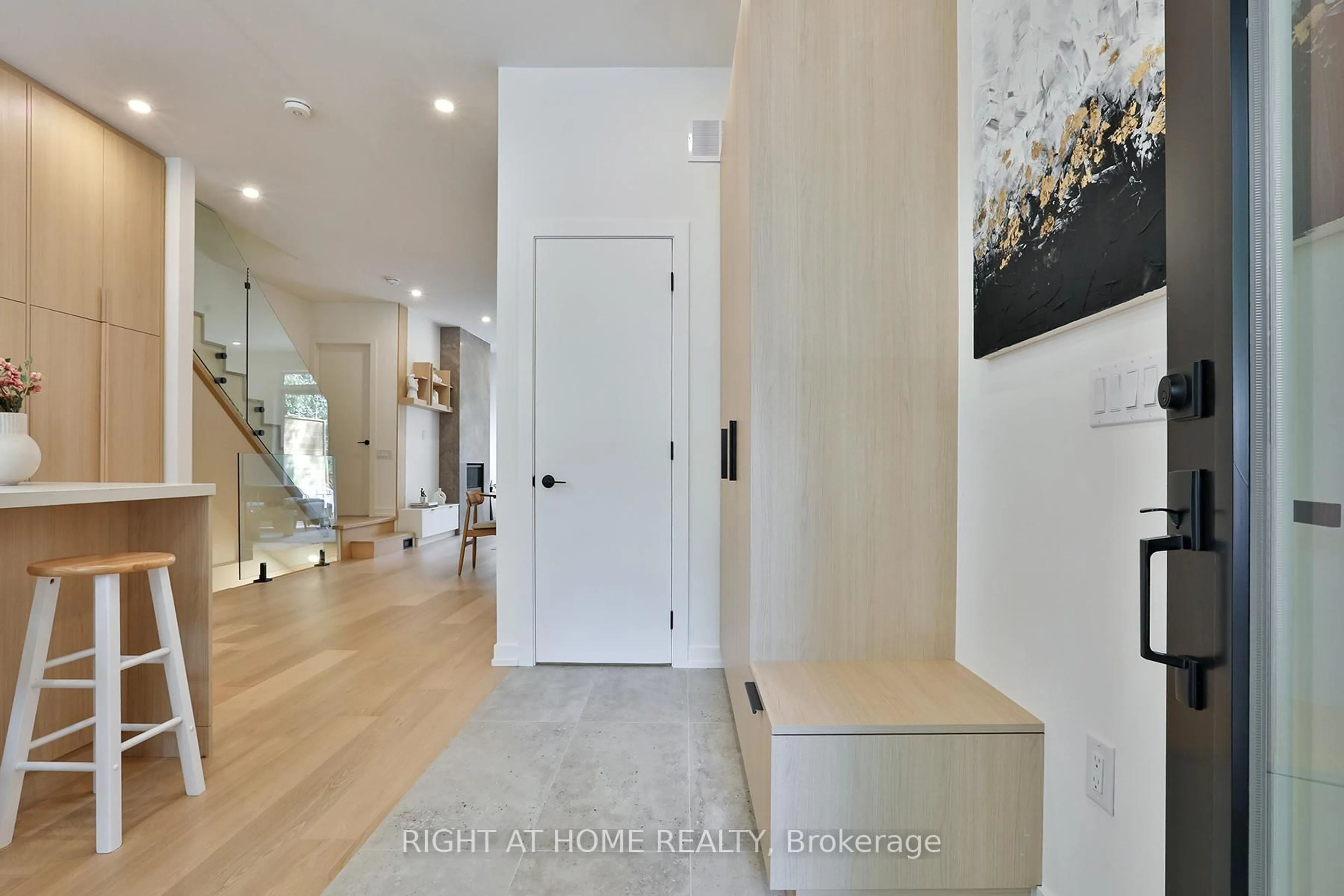 Indoor entryway for 60 Winnifred Ave, Toronto Ontario M4M 2X3