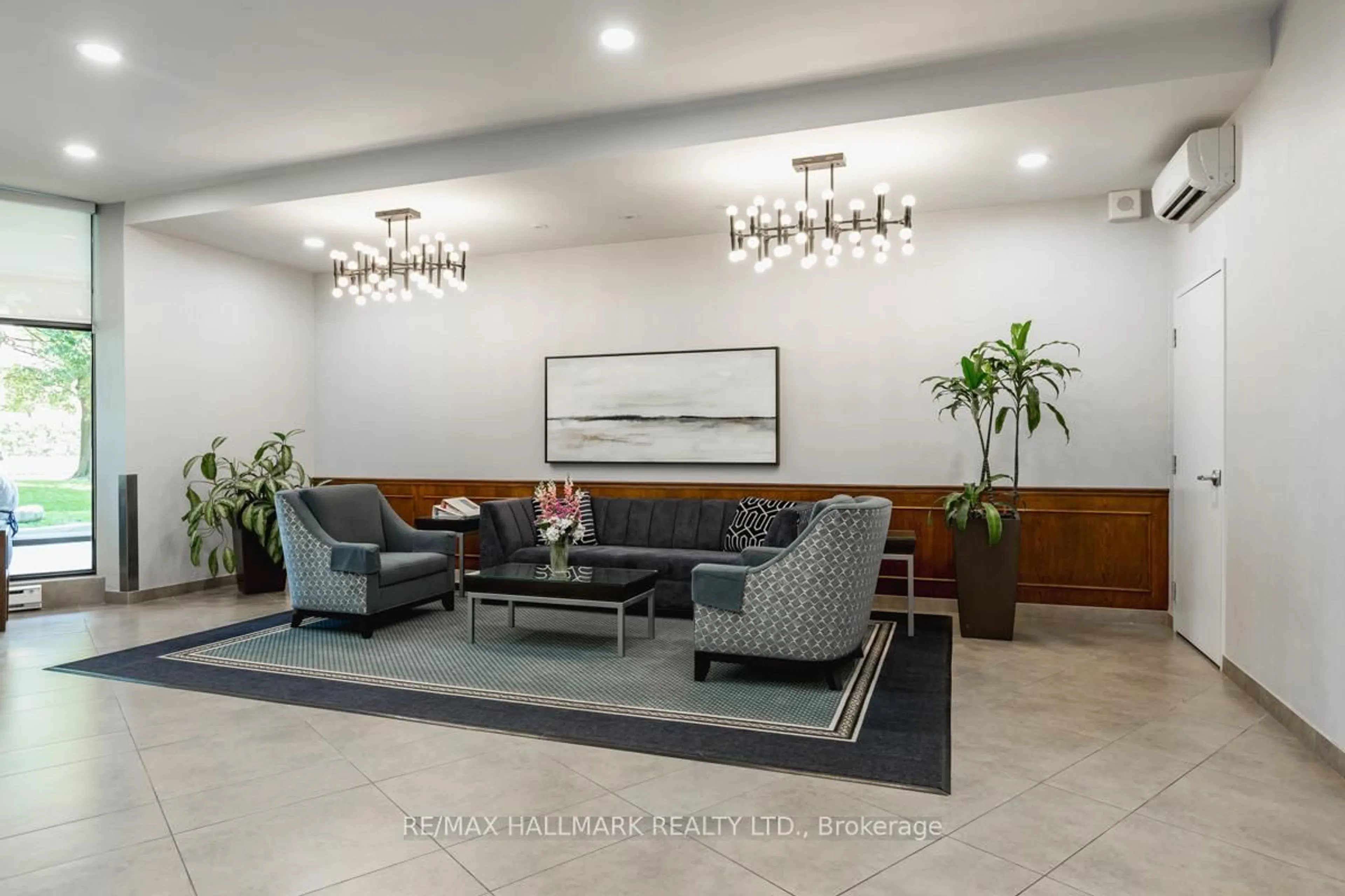 Lobby for 980 Broadview Ave #802, Toronto Ontario M4K 3Y1