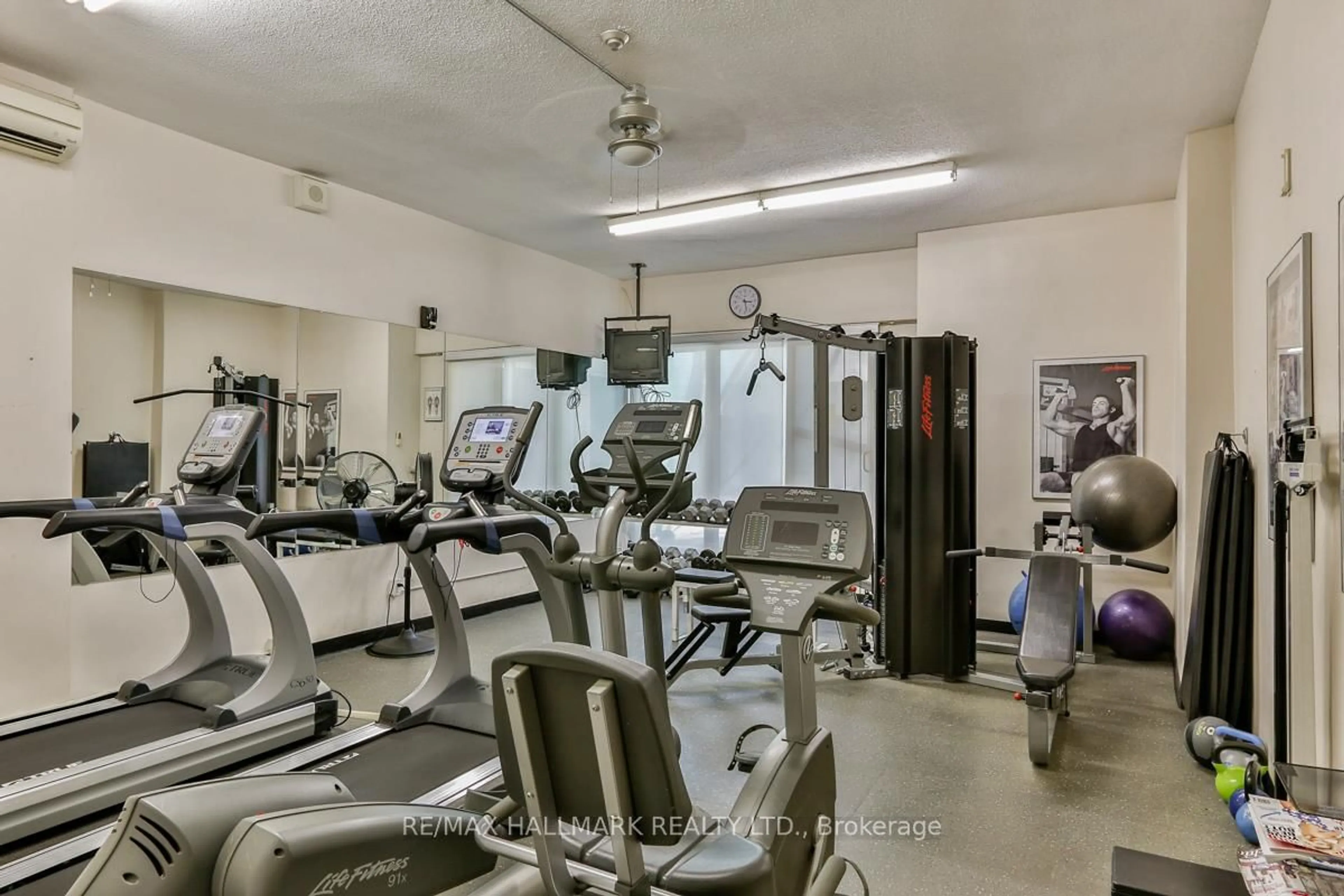 Gym or fitness room for 980 Broadview Ave #802, Toronto Ontario M4K 3Y1