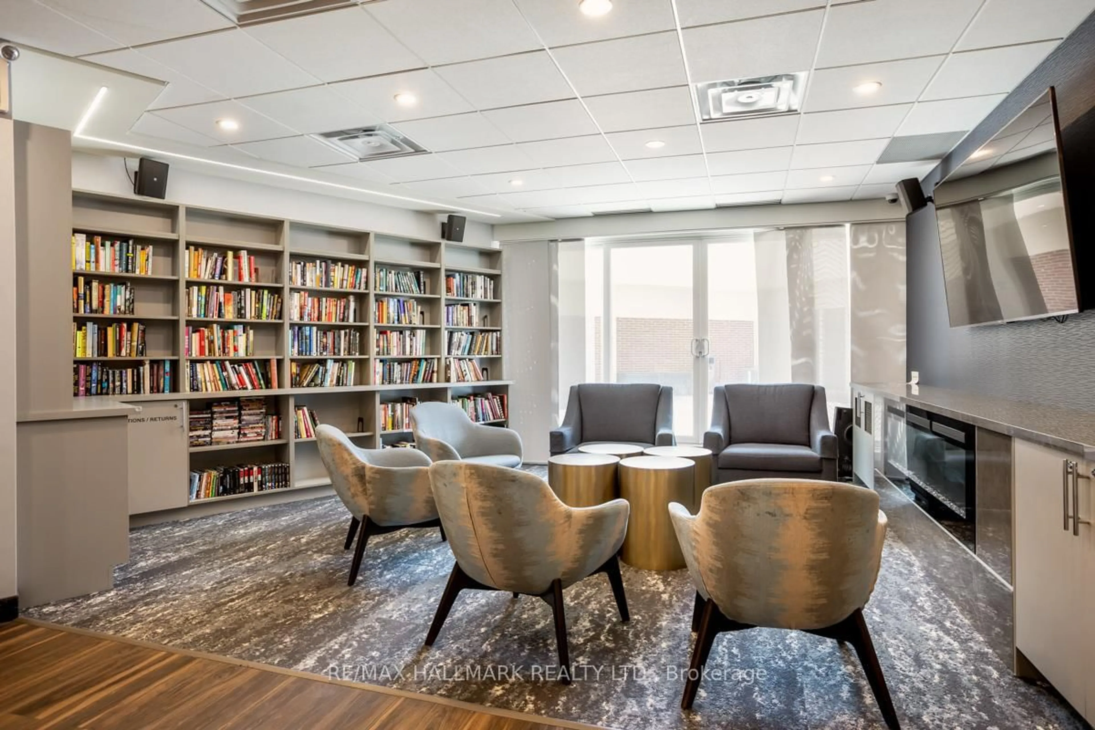 Lobby for 980 Broadview Ave #802, Toronto Ontario M4K 3Y1