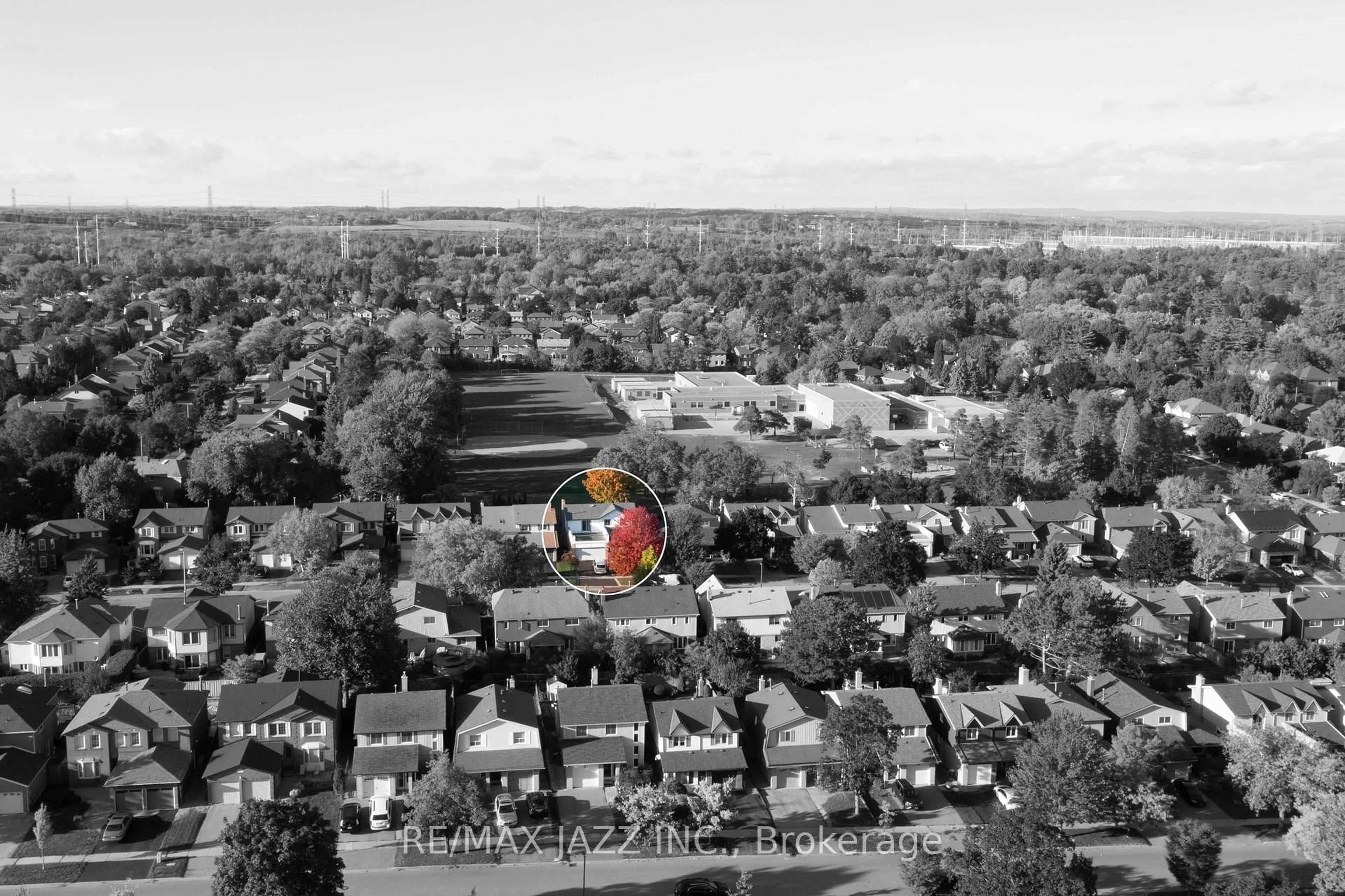 A pic from outside/outdoor area/front of a property/back of a property/a pic from drone, unknown for 774 Millbank Rd, Pickering Ontario L1V 3L5