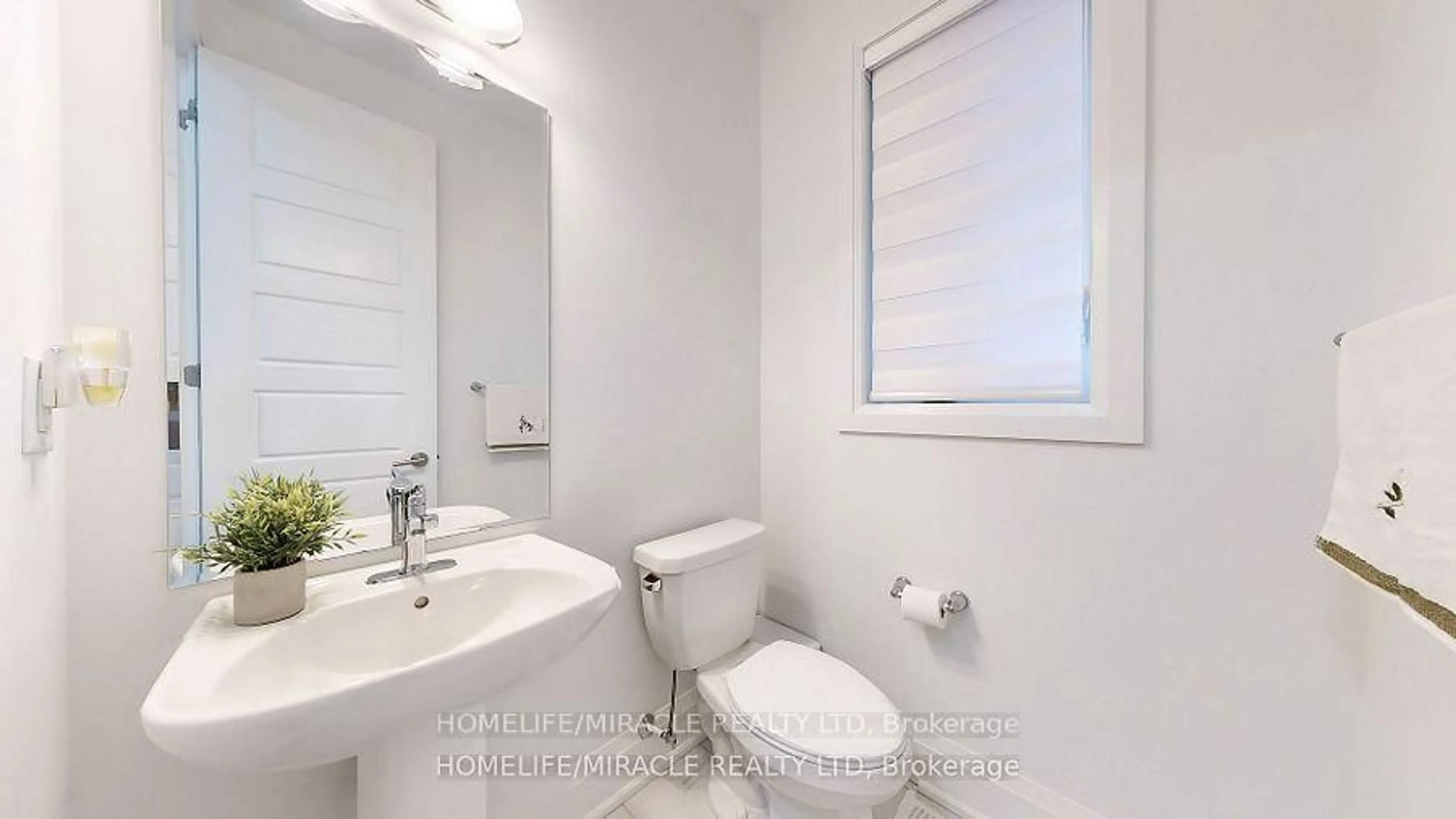 Standard bathroom, ceramic/tile floor for 2849 Foxden Sq, Pickering Ontario L1X 0N9