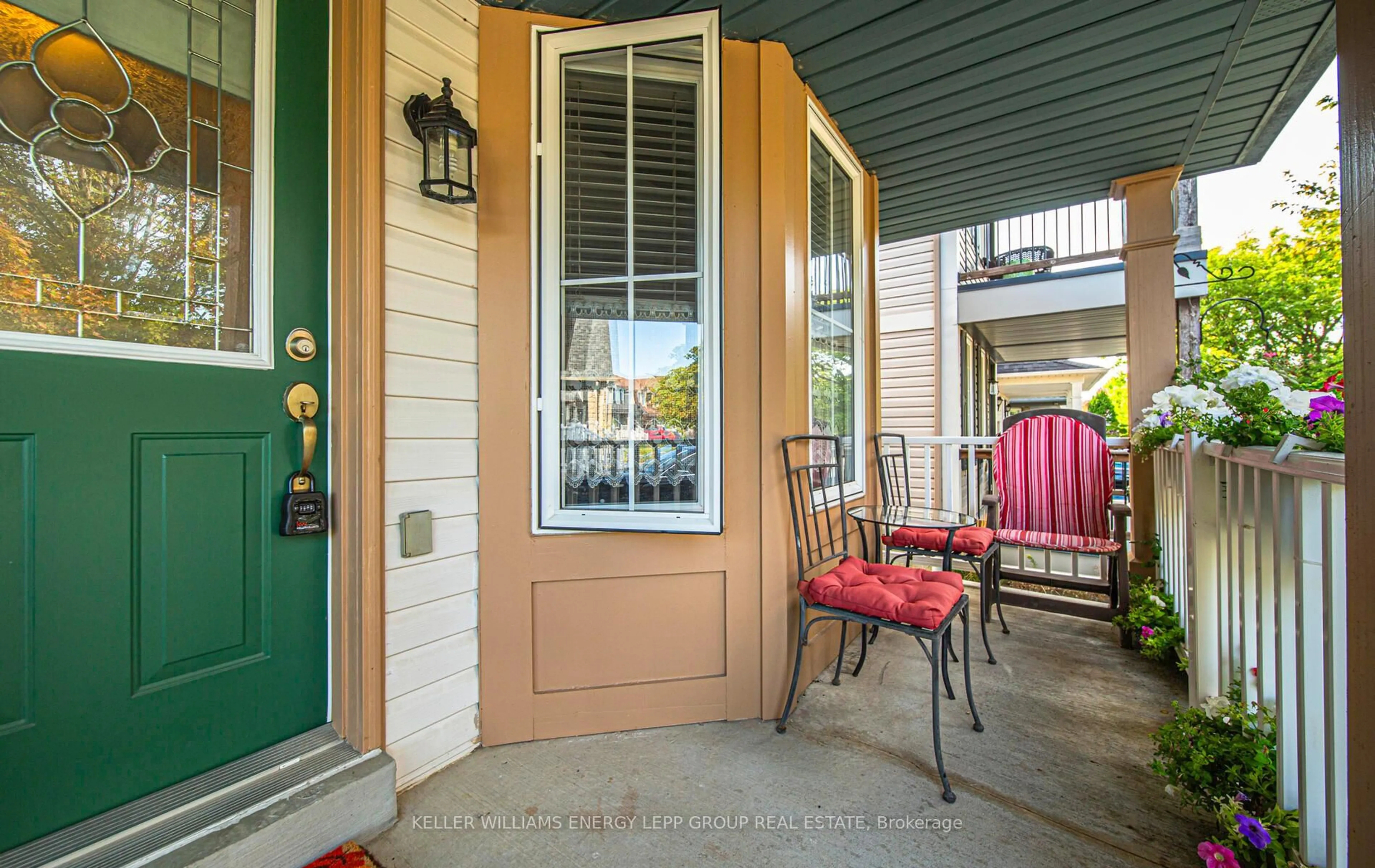 Patio, street for 81 Harrongate Pl, Whitby Ontario L1R 3E5