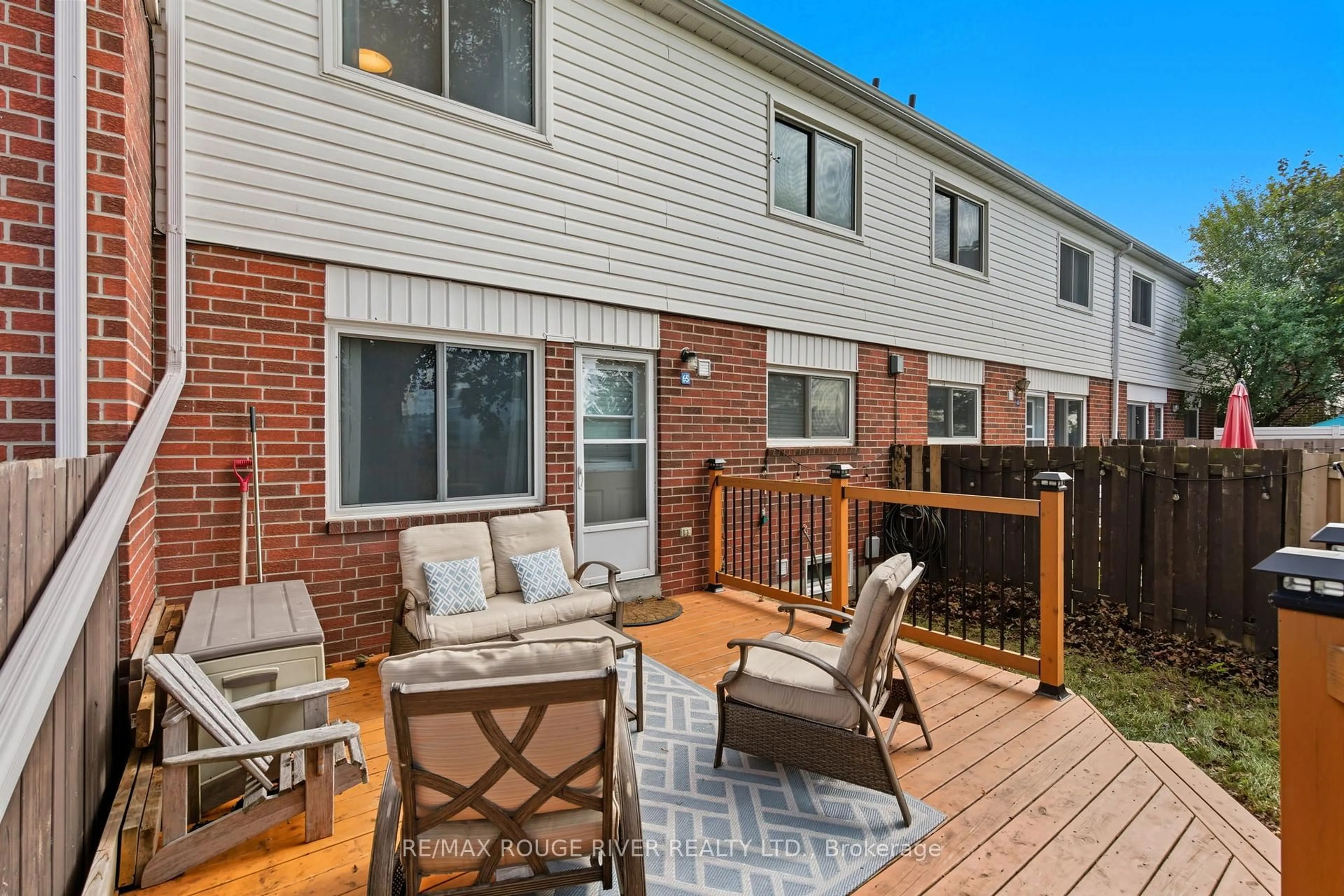 Patio, unknown for 1010 Glen St #65, Oshawa Ontario L1J 6J2