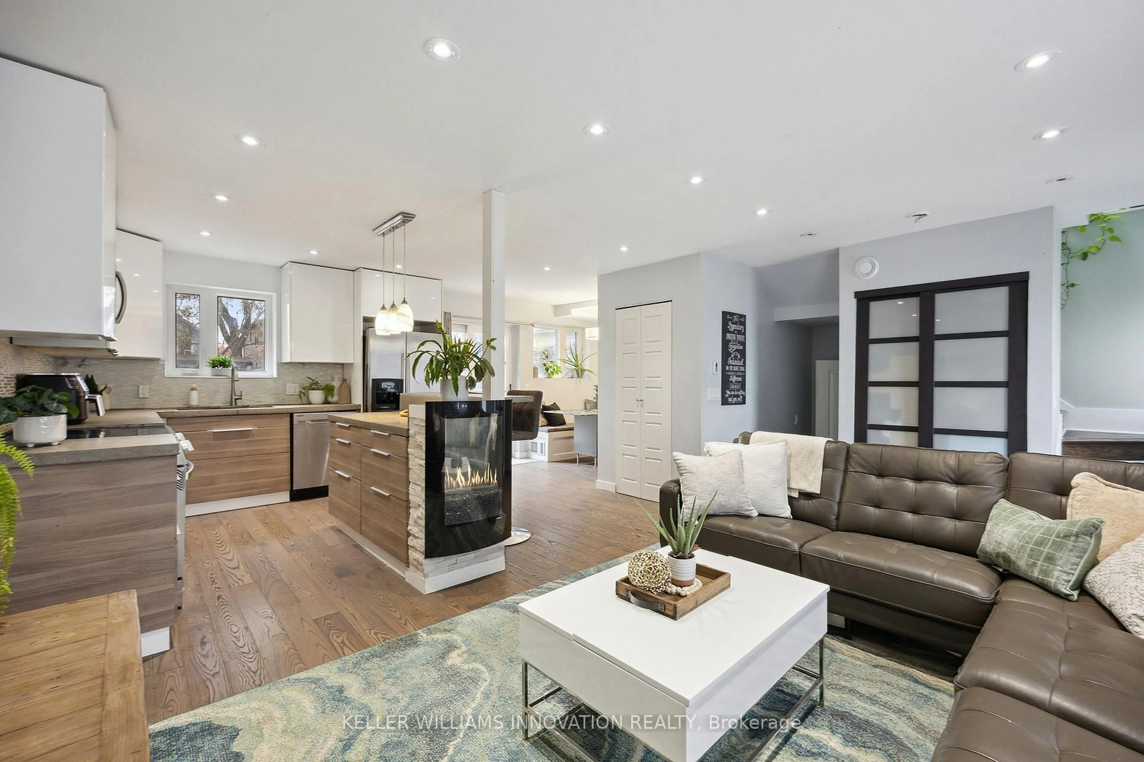 Living room with furniture, unknown for 76 Phillip Ave, Toronto Ontario M1N 3R2