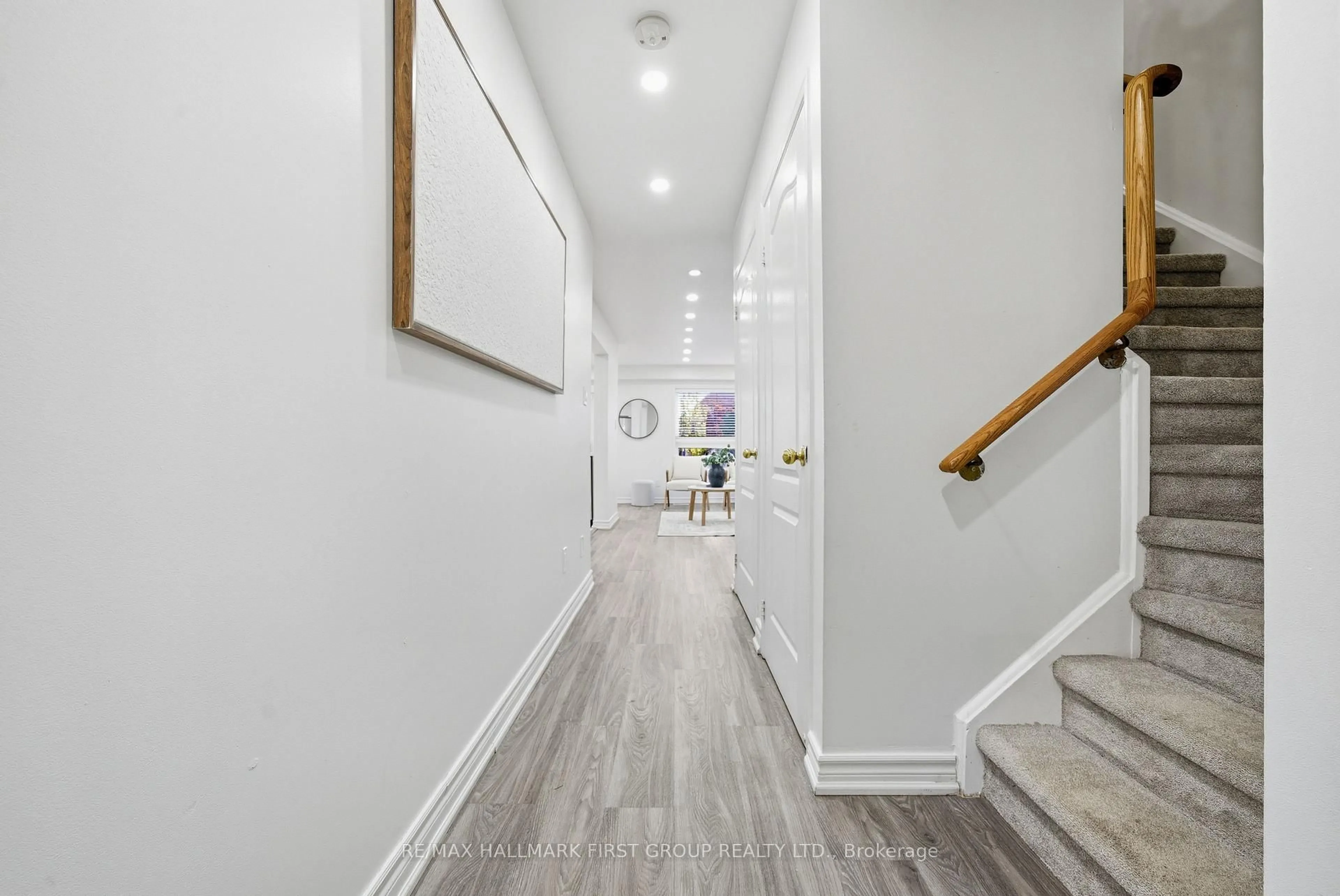 Indoor entryway for 47 Telegraph Dr, Whitby Ontario L1P 1S3