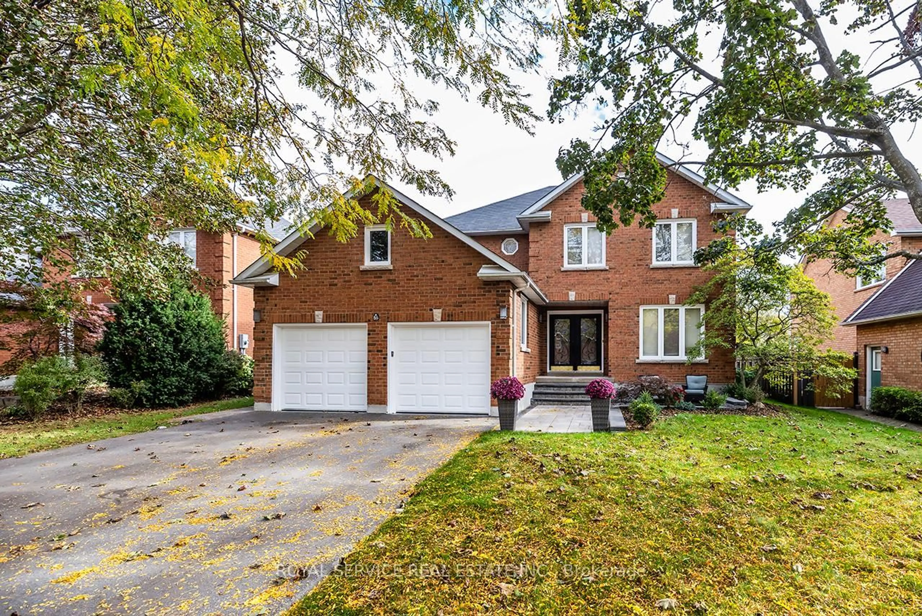 Home with brick exterior material, street for 55 White Cliffe Dr, Clarington Ontario L1E 1T2