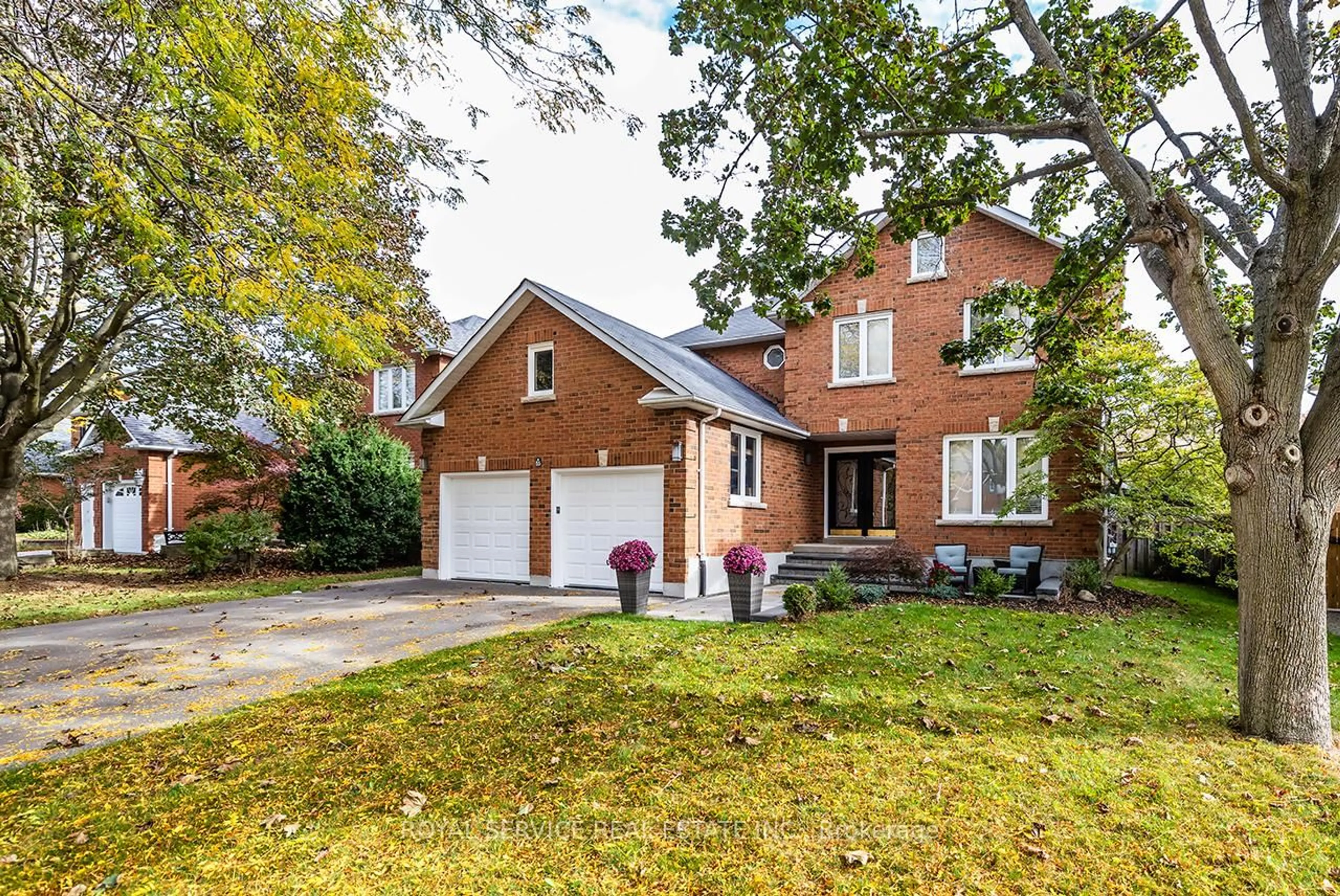 Home with brick exterior material, street for 55 White Cliffe Dr, Clarington Ontario L1E 1T2