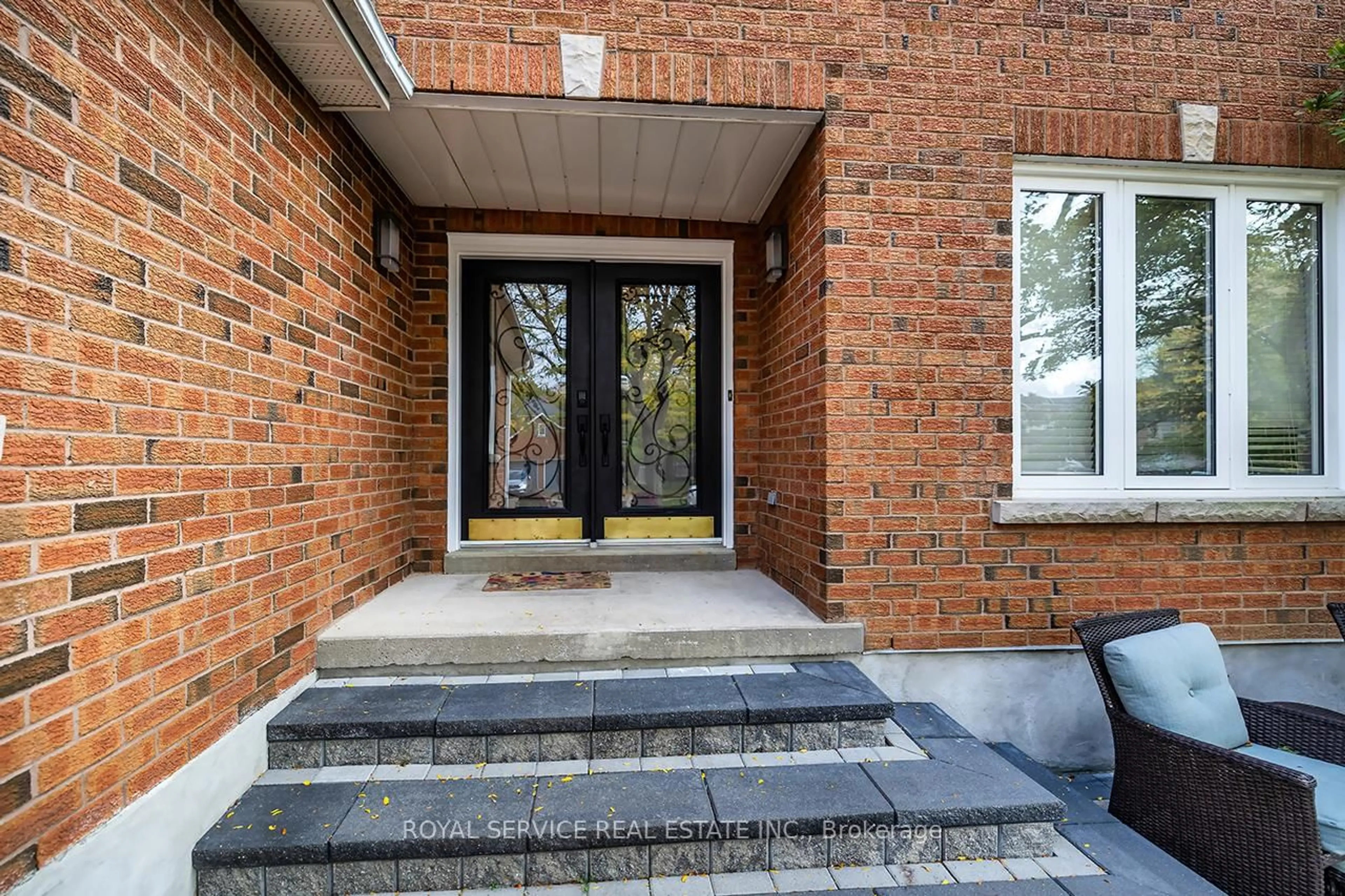 Unknown for 55 White Cliffe Dr, Clarington Ontario L1E 1T2