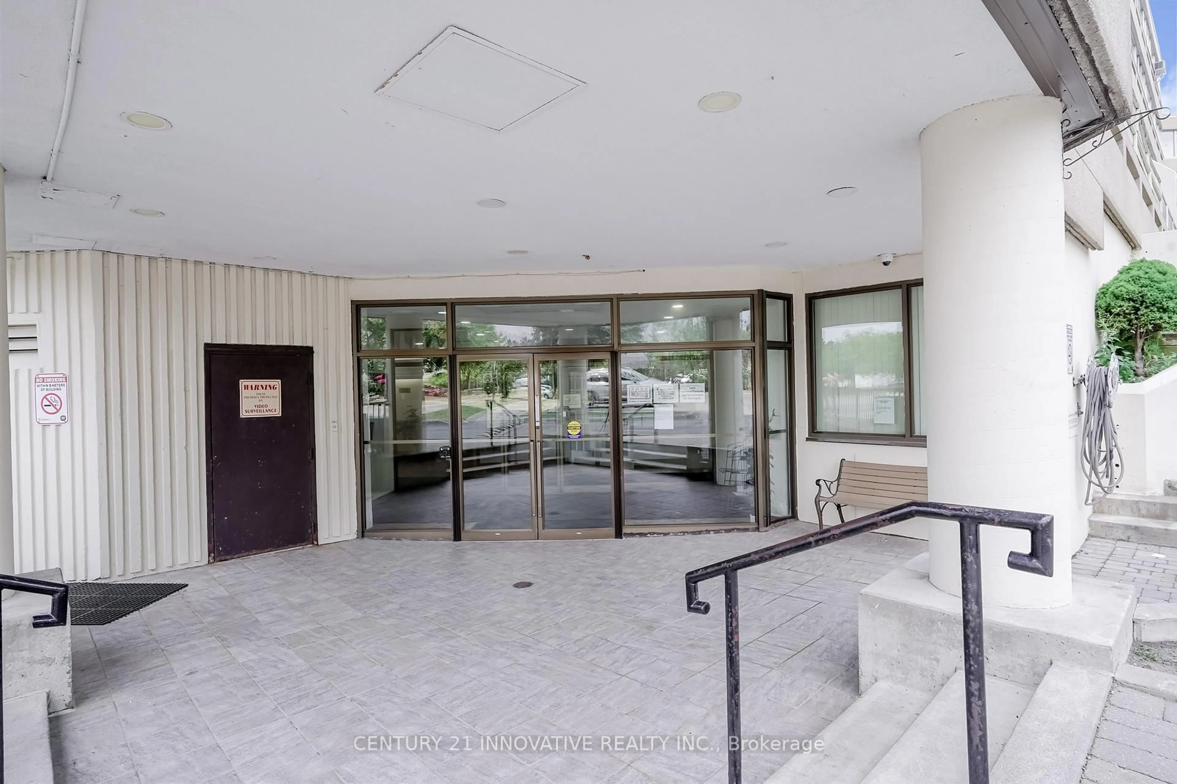 Indoor foyer for 5580 Sheppard Ave #205, Toronto Ontario M1B 2L3