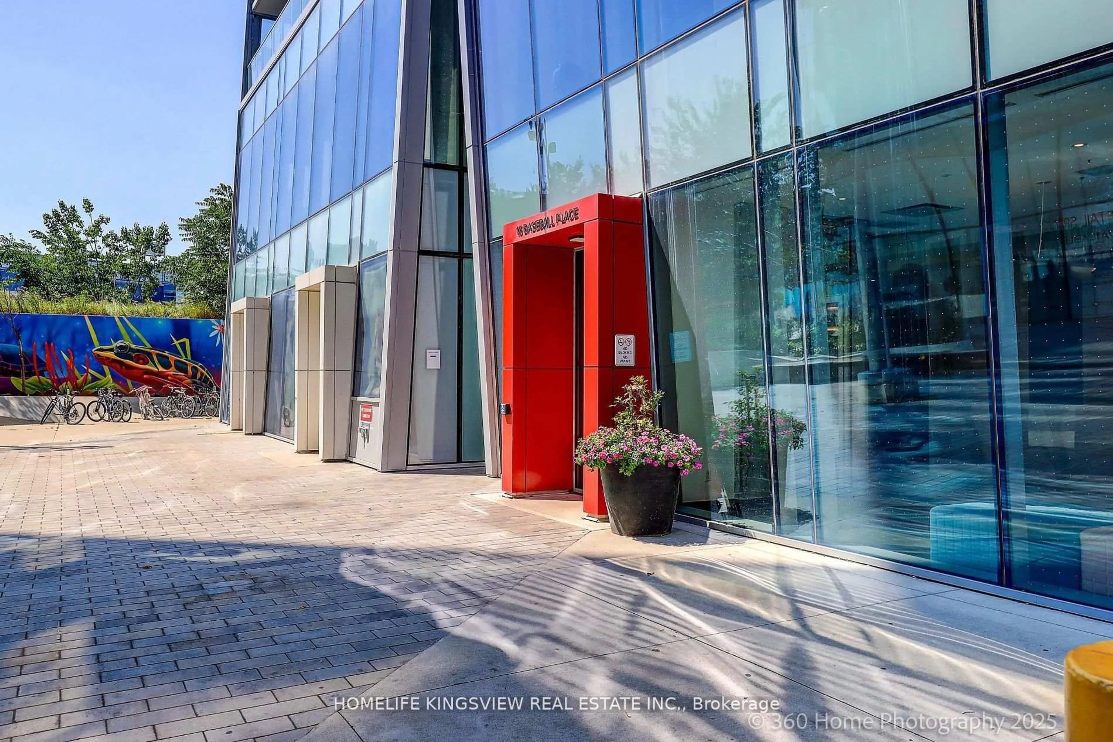 Indoor foyer for 15 Baseball Pl #508, Toronto Ontario M4M 0E6