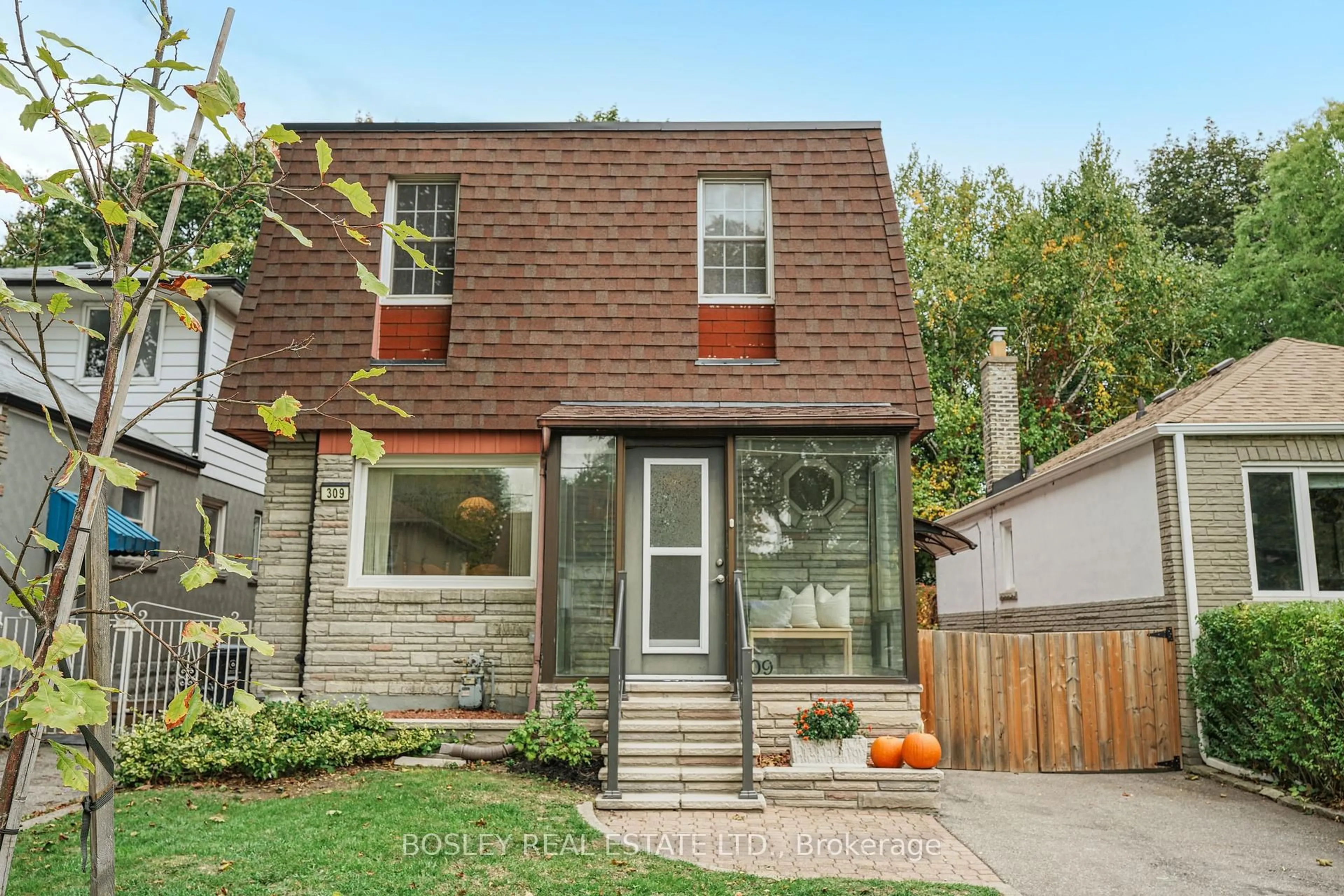 Home with brick exterior material, street for 309 Warden Ave, Toronto Ontario M1N 3A3
