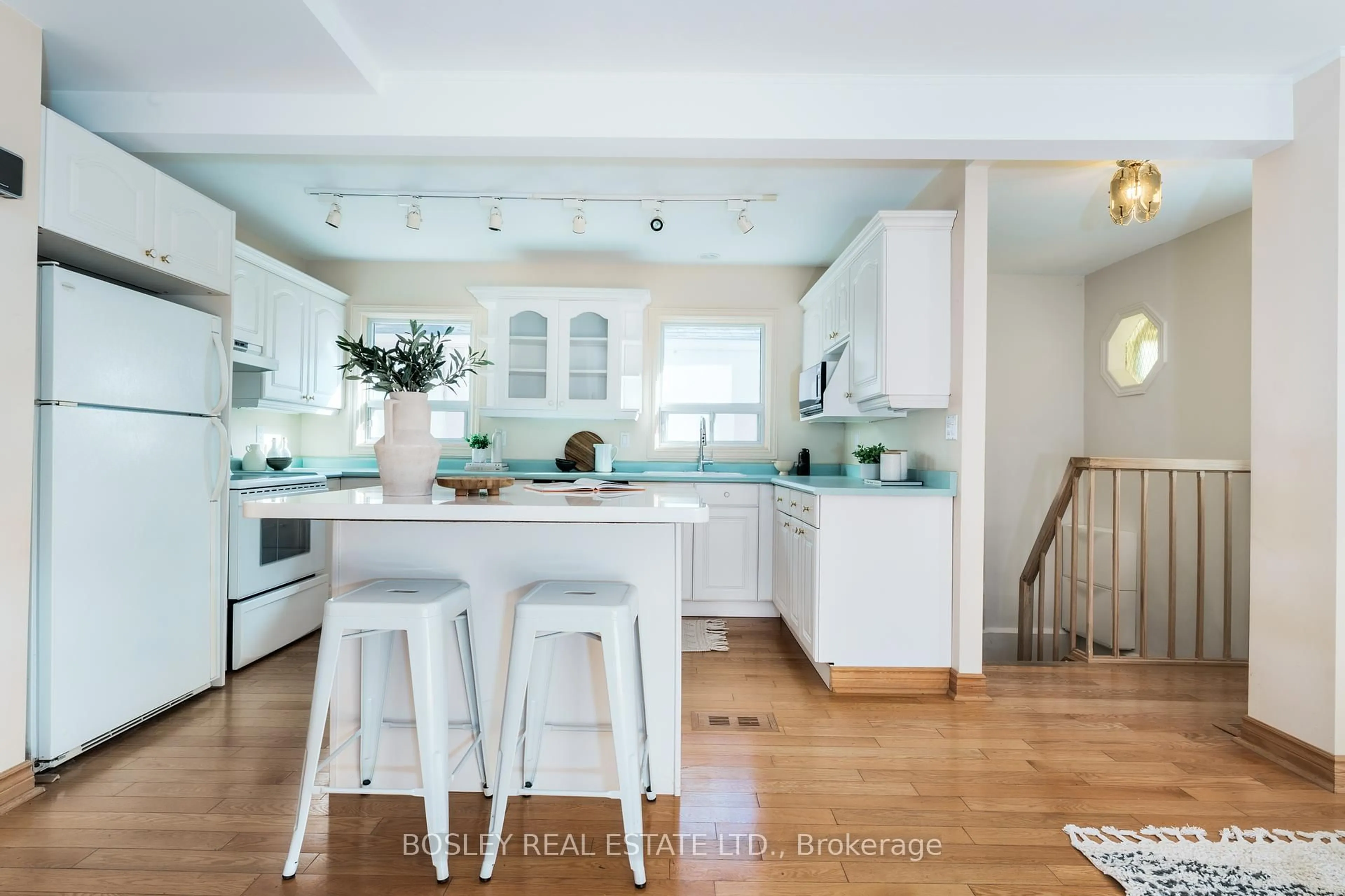 Open concept kitchen, ceramic/tile floor for 309 Warden Ave, Toronto Ontario M1N 3A3