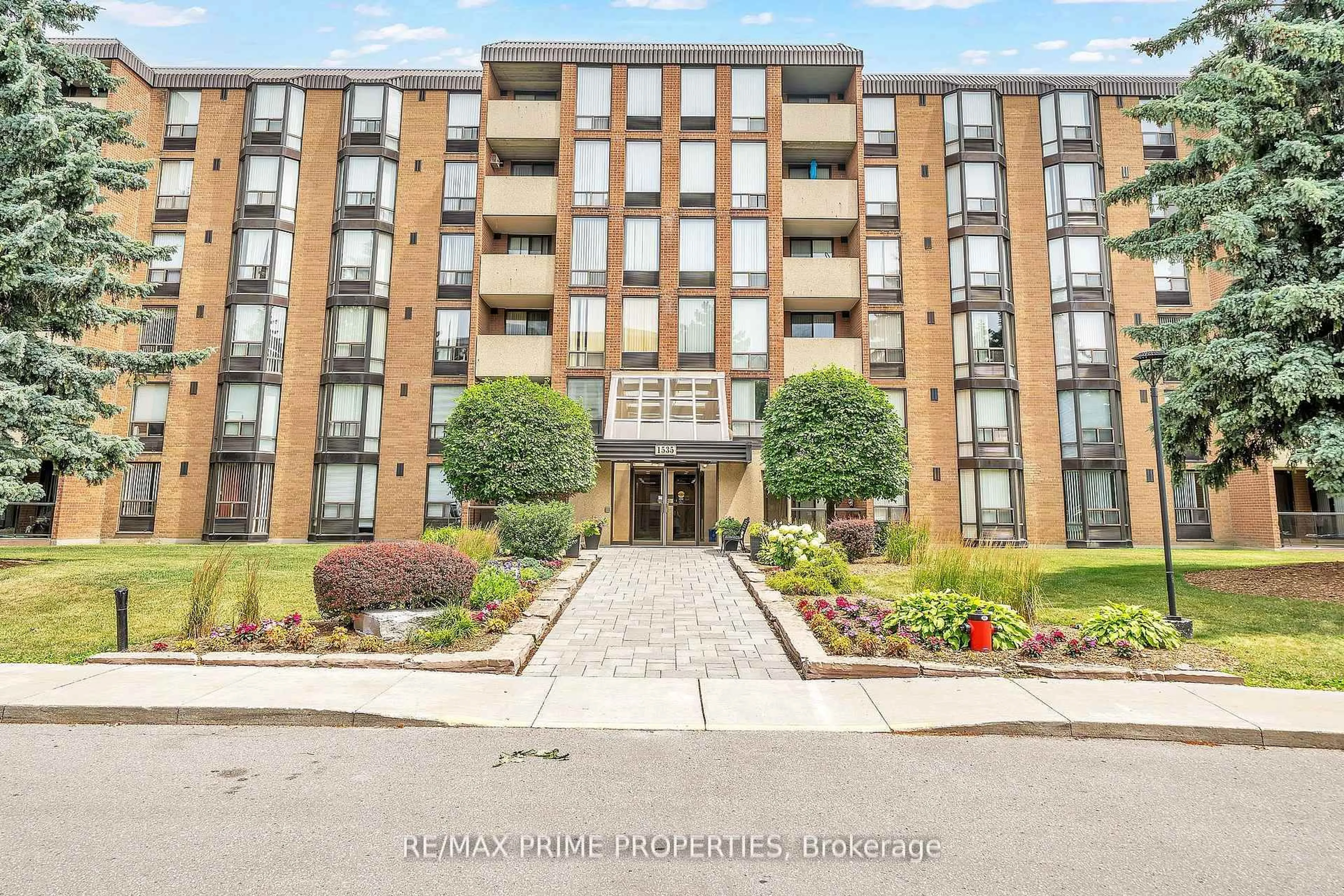 Unknown for 1535 Diefenbaker Crt #302, Pickering Ontario L1V 3W2