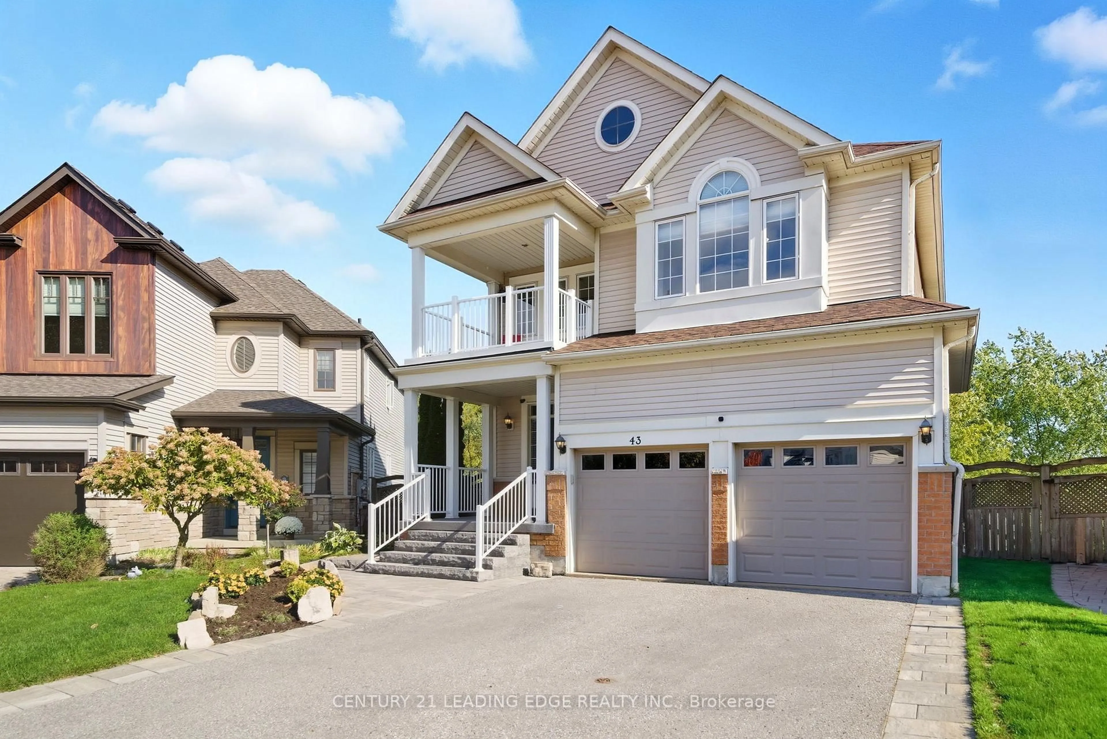 Home with vinyl exterior material, street for 43 Seclusion Crt, Whitby Ontario L1N 0A6