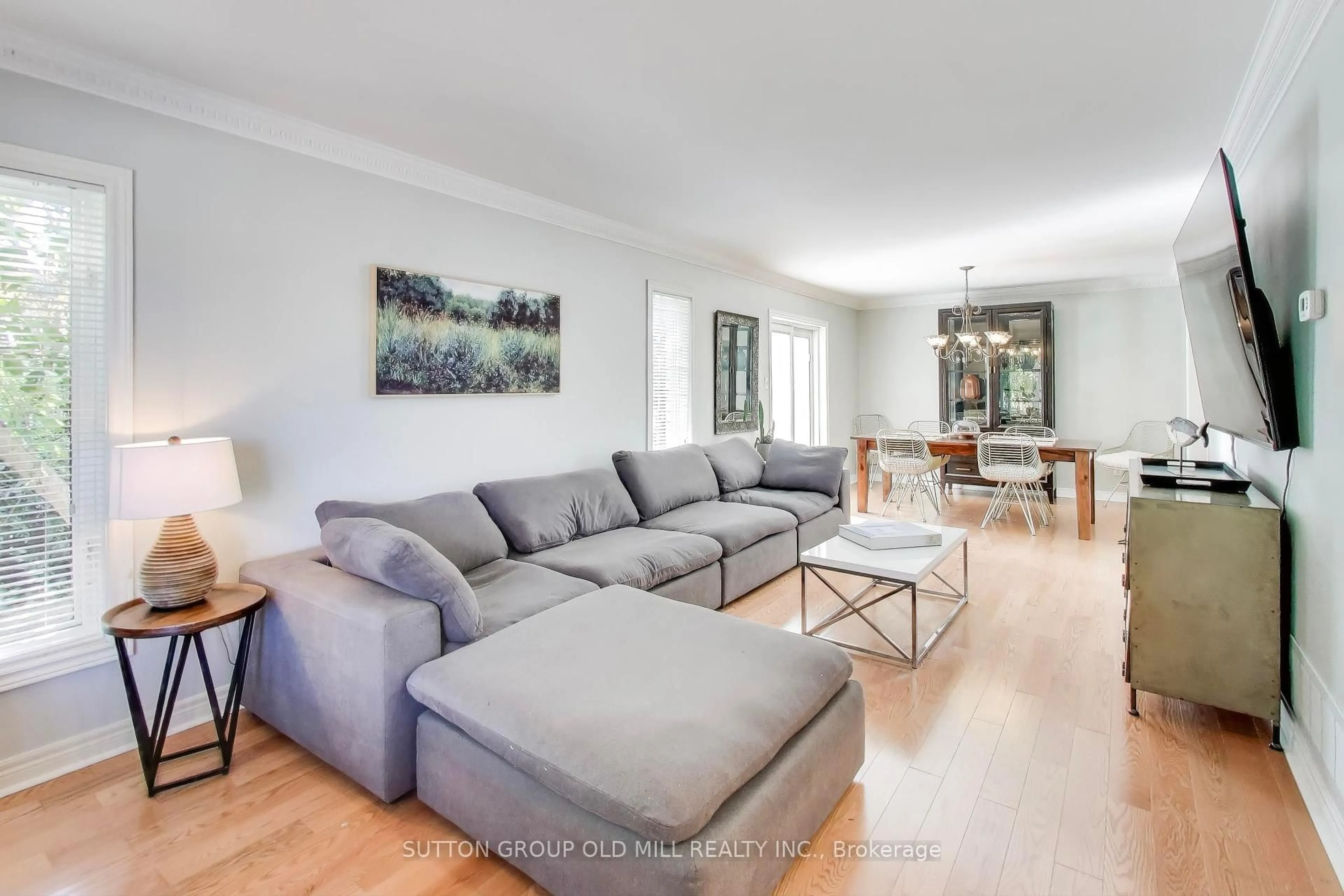Living room with furniture, unknown for 2 Chelway Rd, Toronto Ontario M1J 2T7