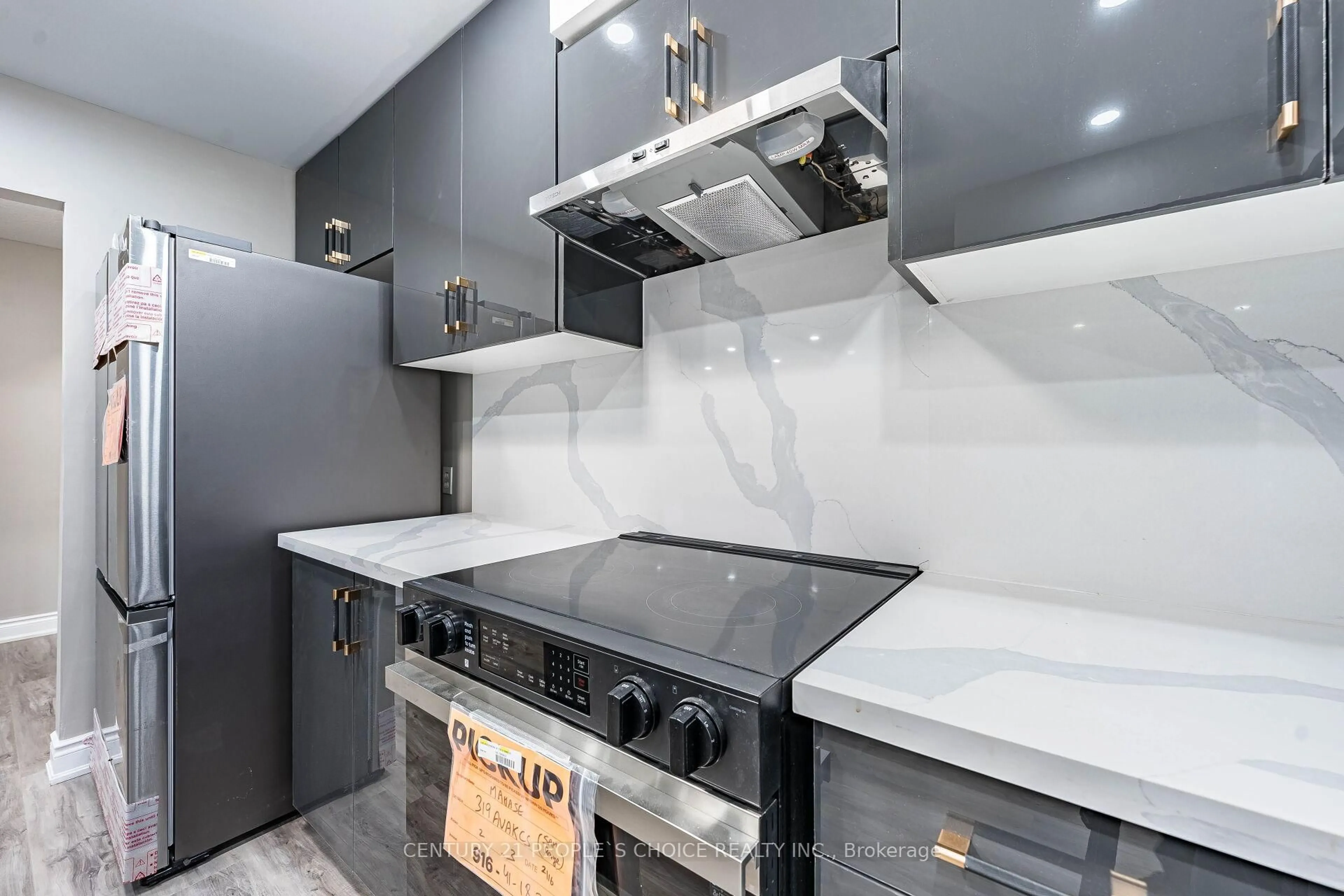 Contemporary kitchen, ceramic/tile floor for 506 Normandy St #25, Oshawa Ontario L1H 7N8