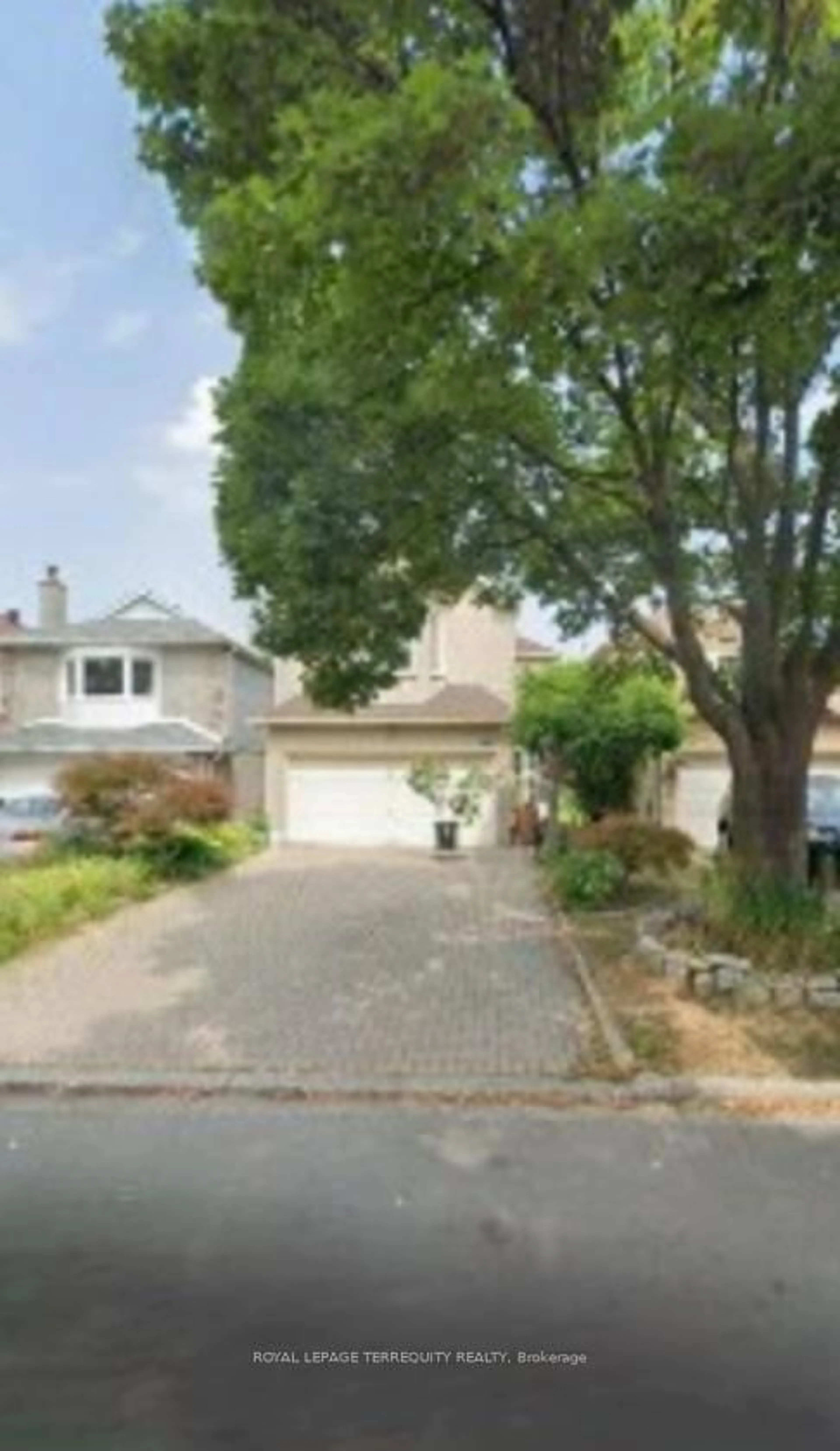 A pic from outside/outdoor area/front of a property/back of a property/a pic from drone, street for 16 Audrelane Crt, Toronto Ontario M1V 3S4