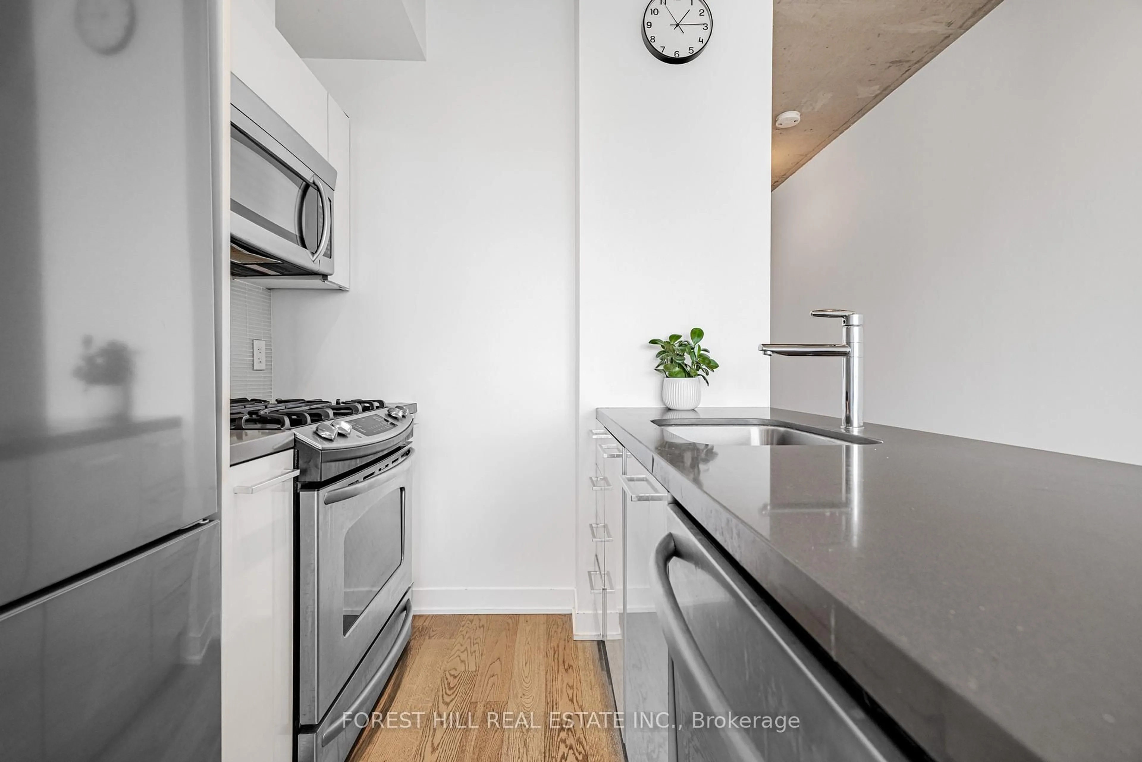 Standard kitchen, unknown for 319 Carlaw Ave #607, Toronto Ontario M4M 0A4
