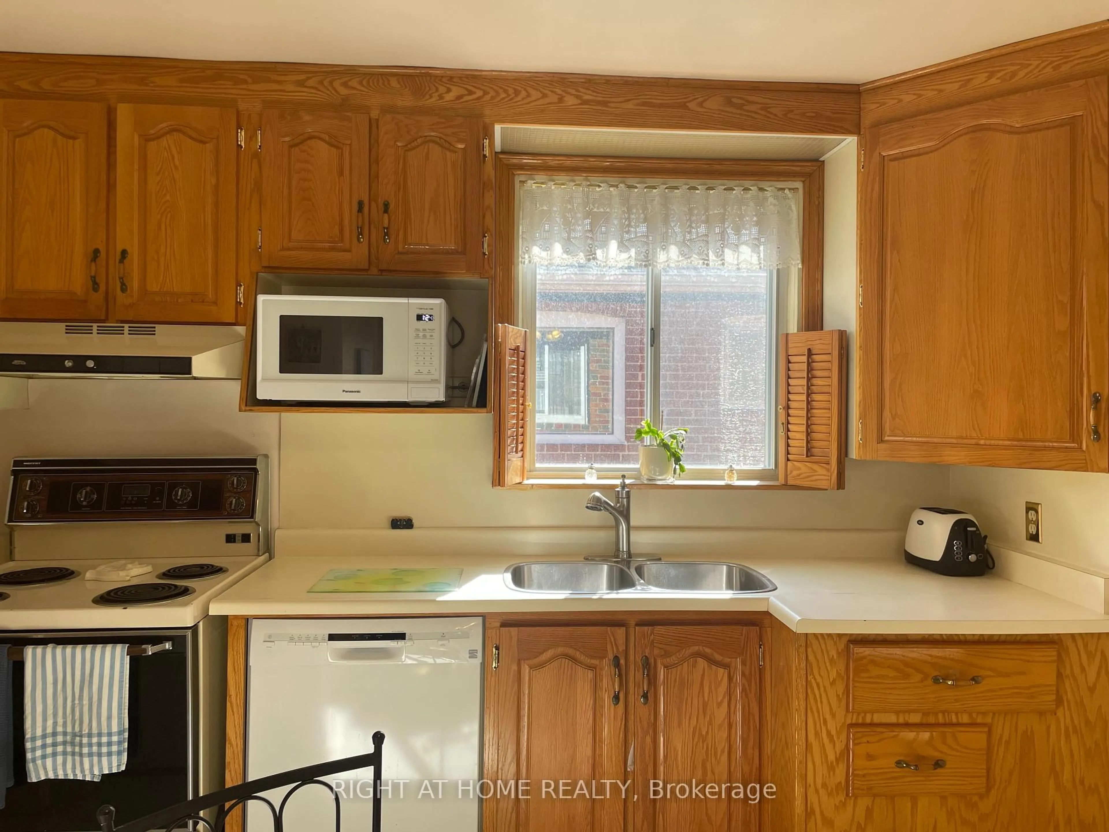 Standard kitchen, unknown for 82 Cedarcrest Blvd, Toronto Ontario M4B 2P3