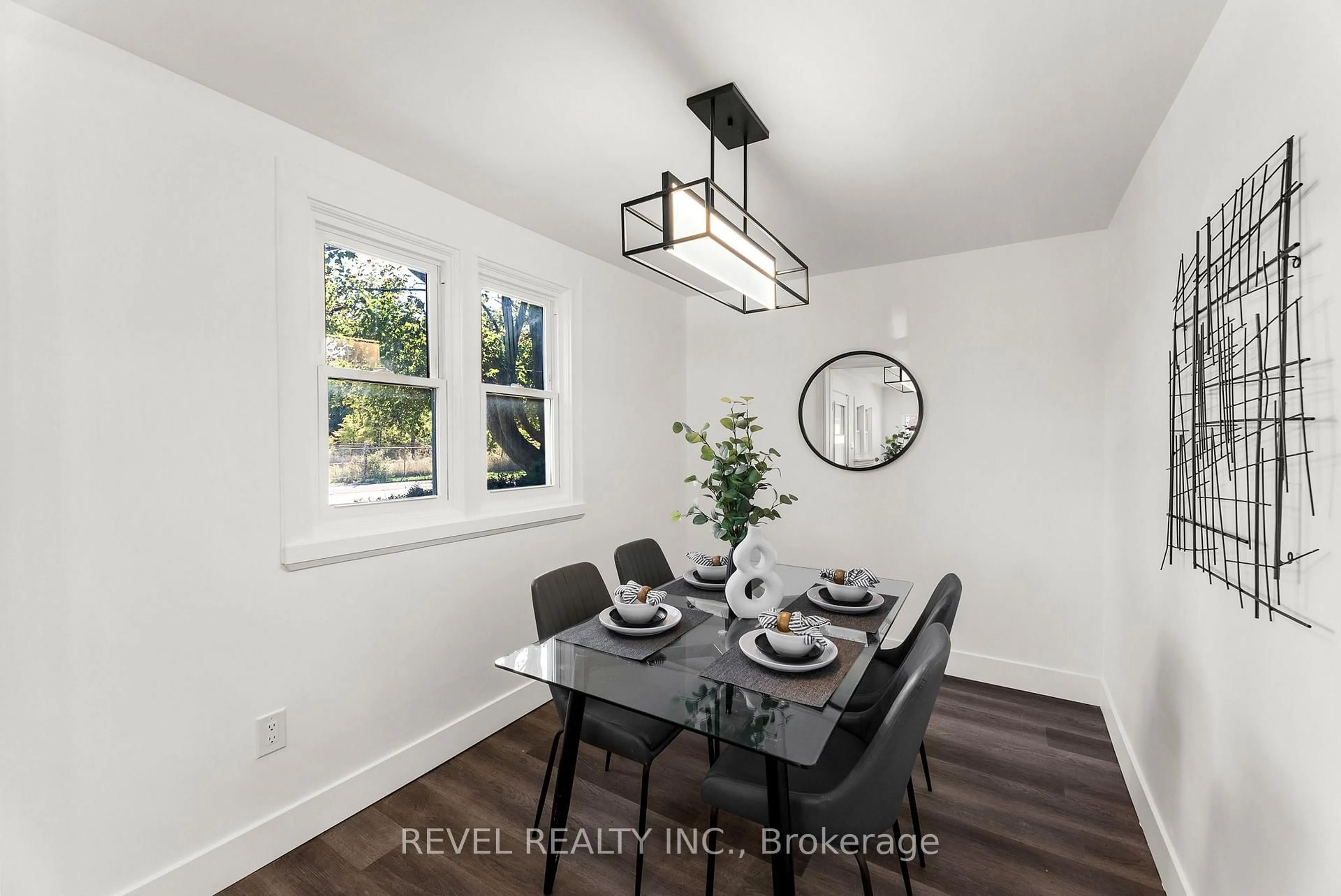 Dining room, unknown for 180 Hillcroft St, Oshawa Ontario L1G 2L5