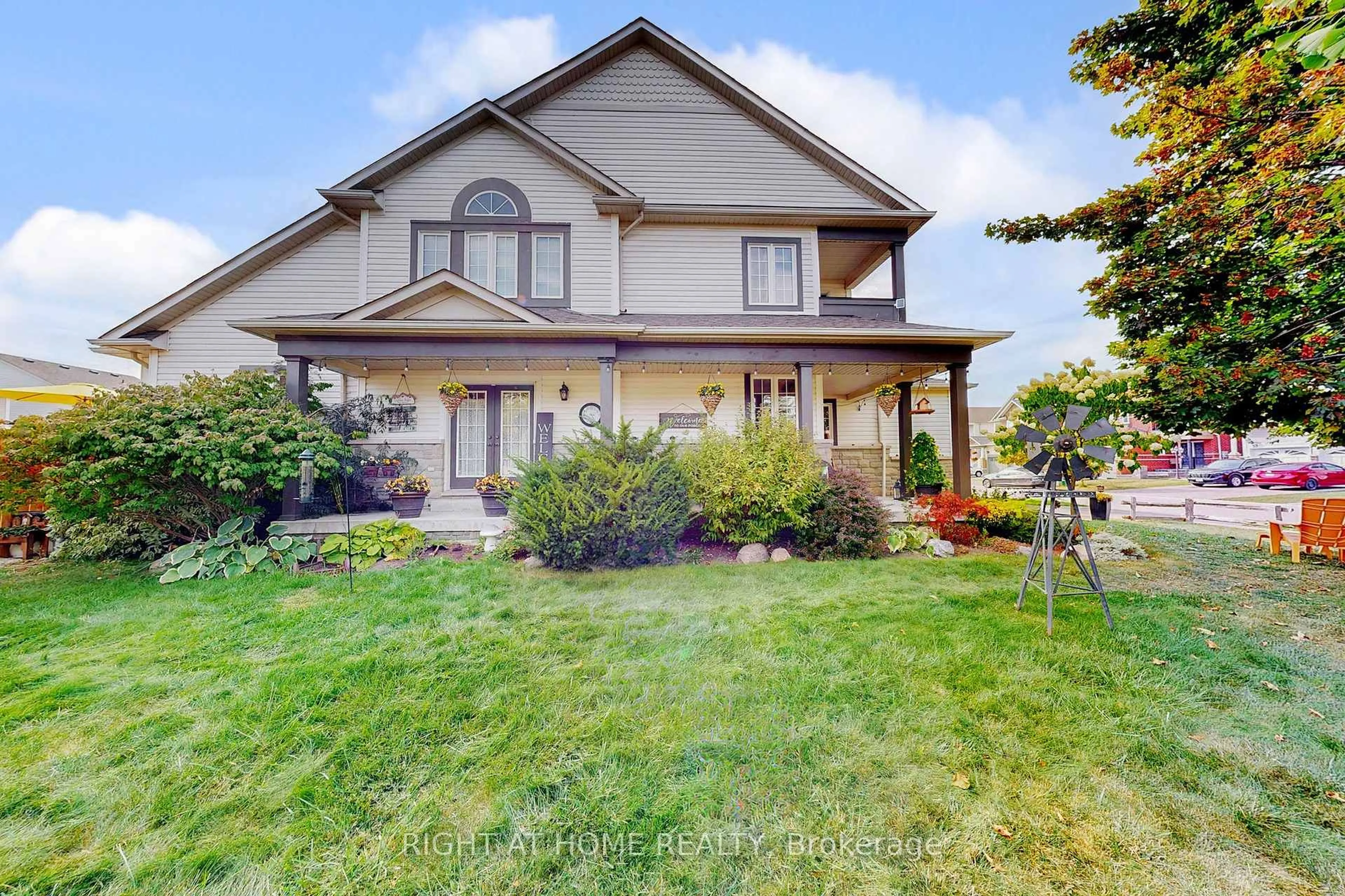 Home with vinyl exterior material, street for 58 Mikayla Cres, Whitby Ontario L1M 2H9