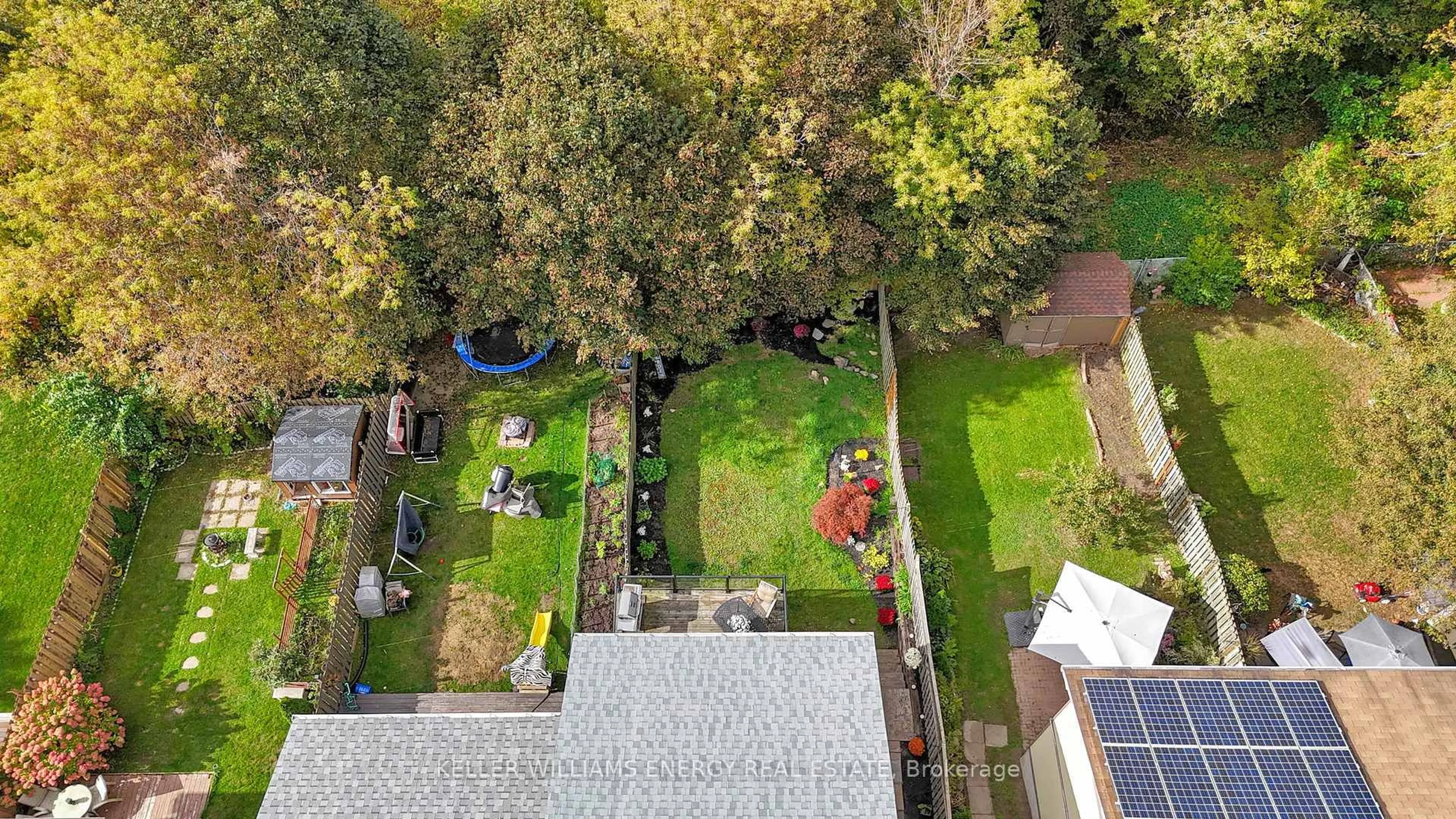 A pic from outside/outdoor area/front of a property/back of a property/a pic from drone, city buildings view from balcony for 518 Camelot Dr, Oshawa Ontario L1K 1K4