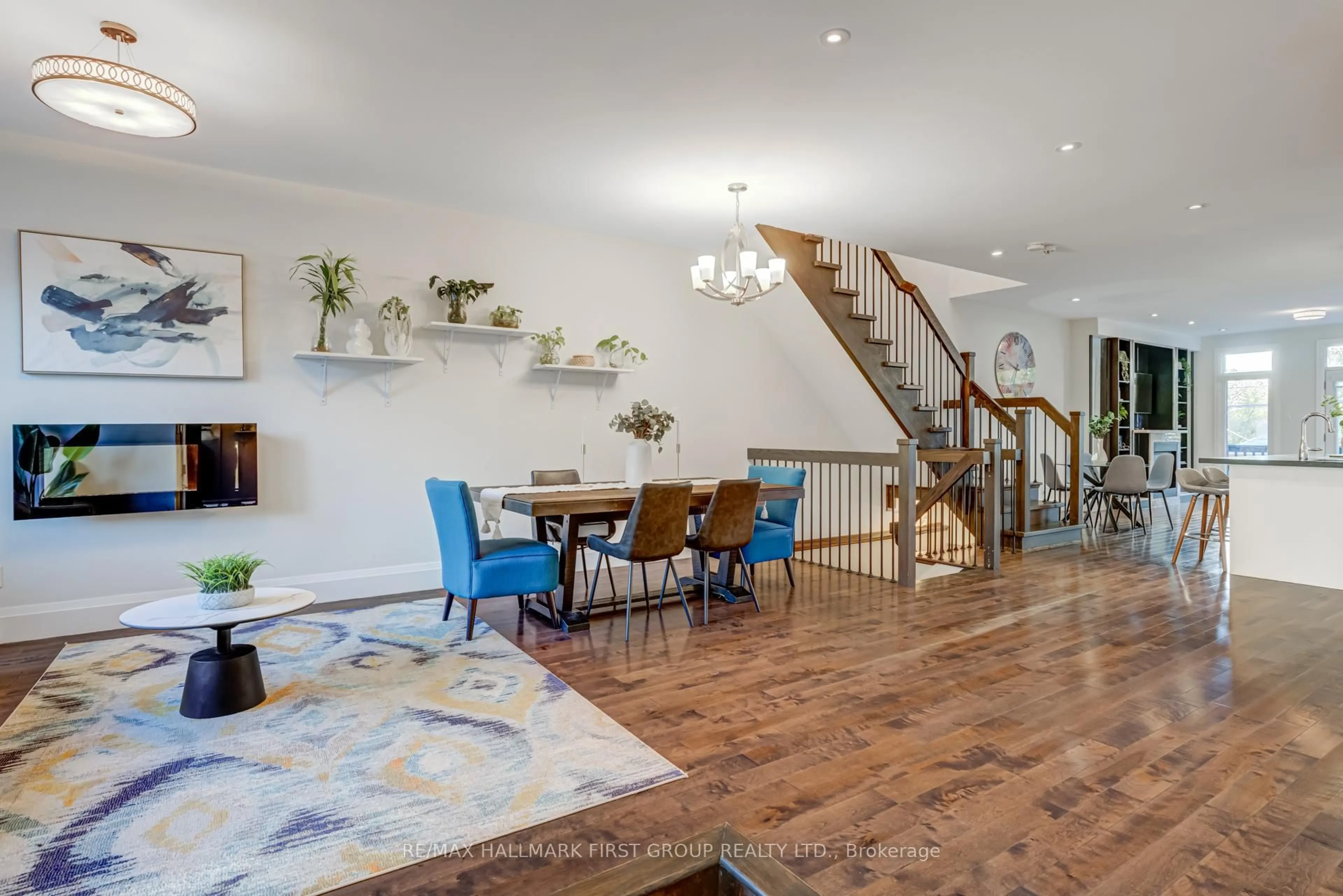 Dining room, wood/laminate floor for 38 Mystic Ave, Toronto Ontario M1L 4G9