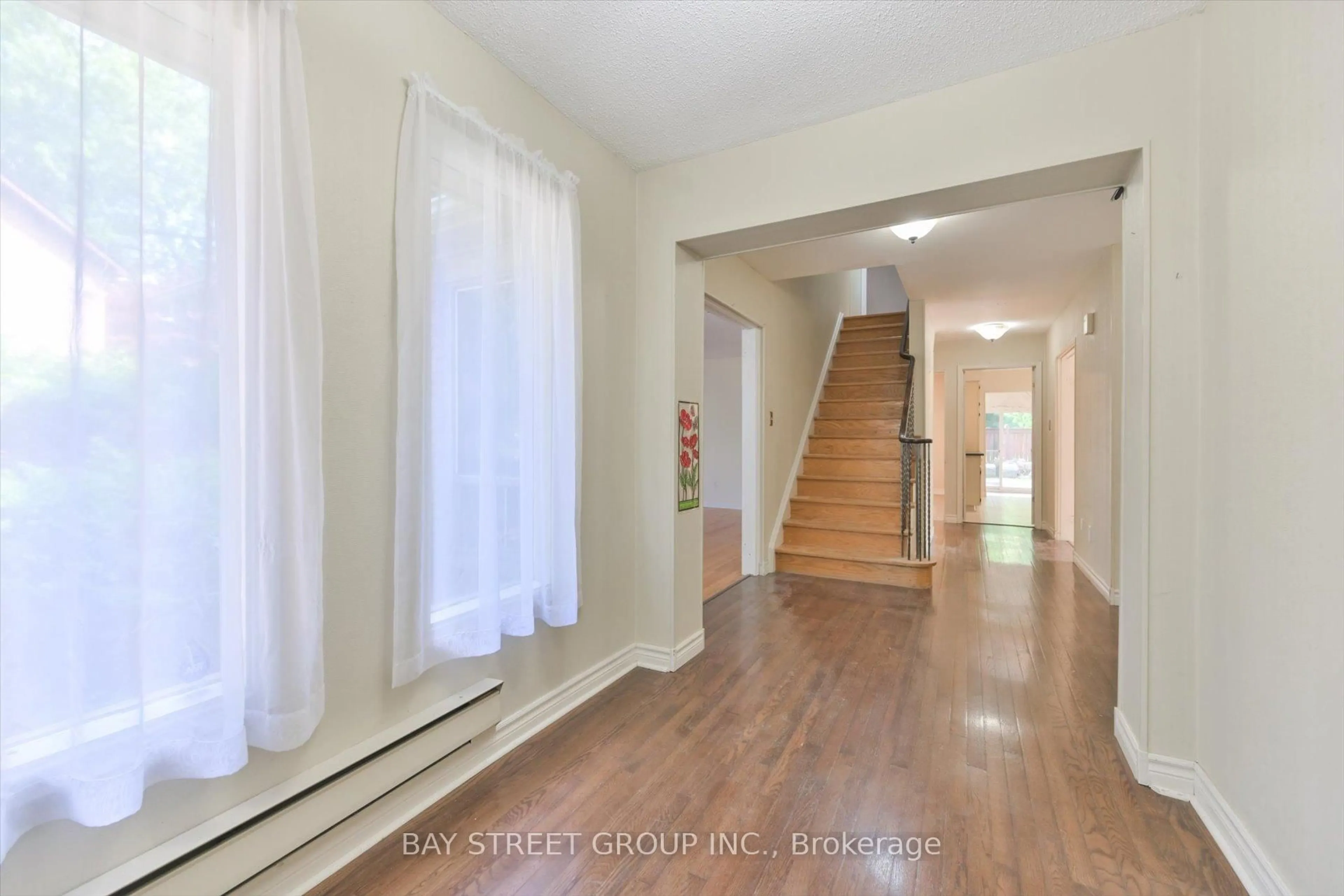 Indoor entryway for 33 Kilchurn Castle Dr, Toronto Ontario M1T 2W3