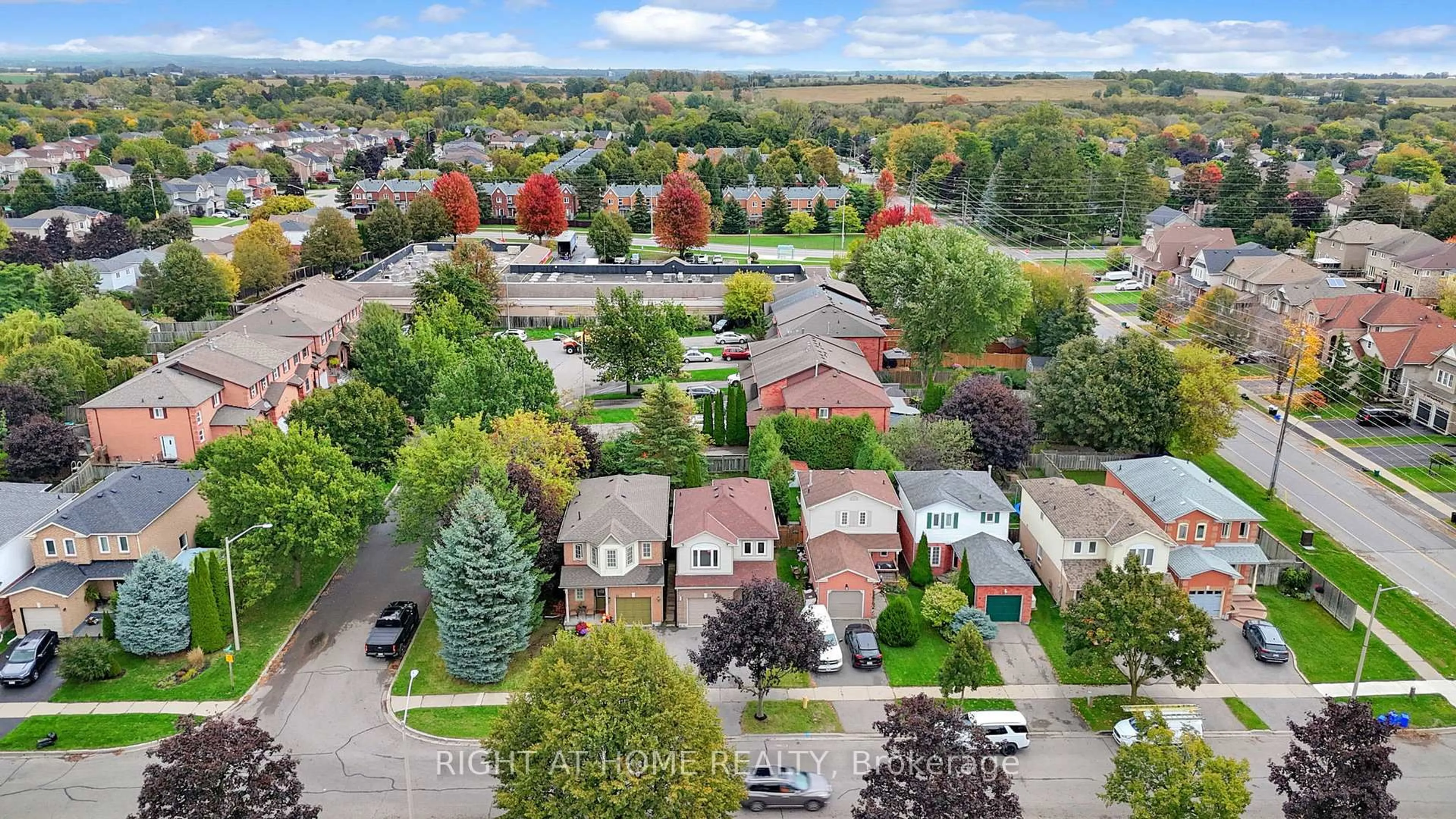 A pic from outside/outdoor area/front of a property/back of a property/a pic from drone, street for 9 Kershaw St, Clarington Ontario L1C 4S4