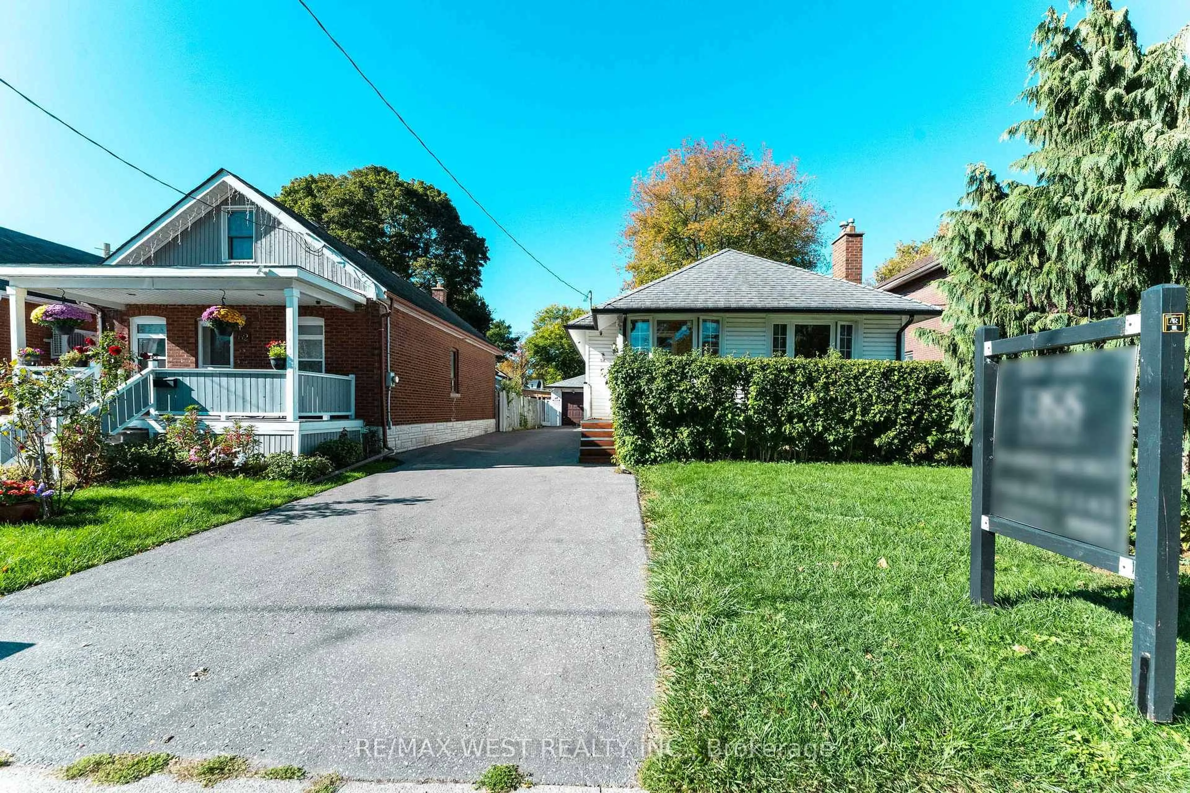 A pic from outside/outdoor area/front of a property/back of a property/a pic from drone, street for 58 Burk St, Oshawa Ontario L1J 4B9