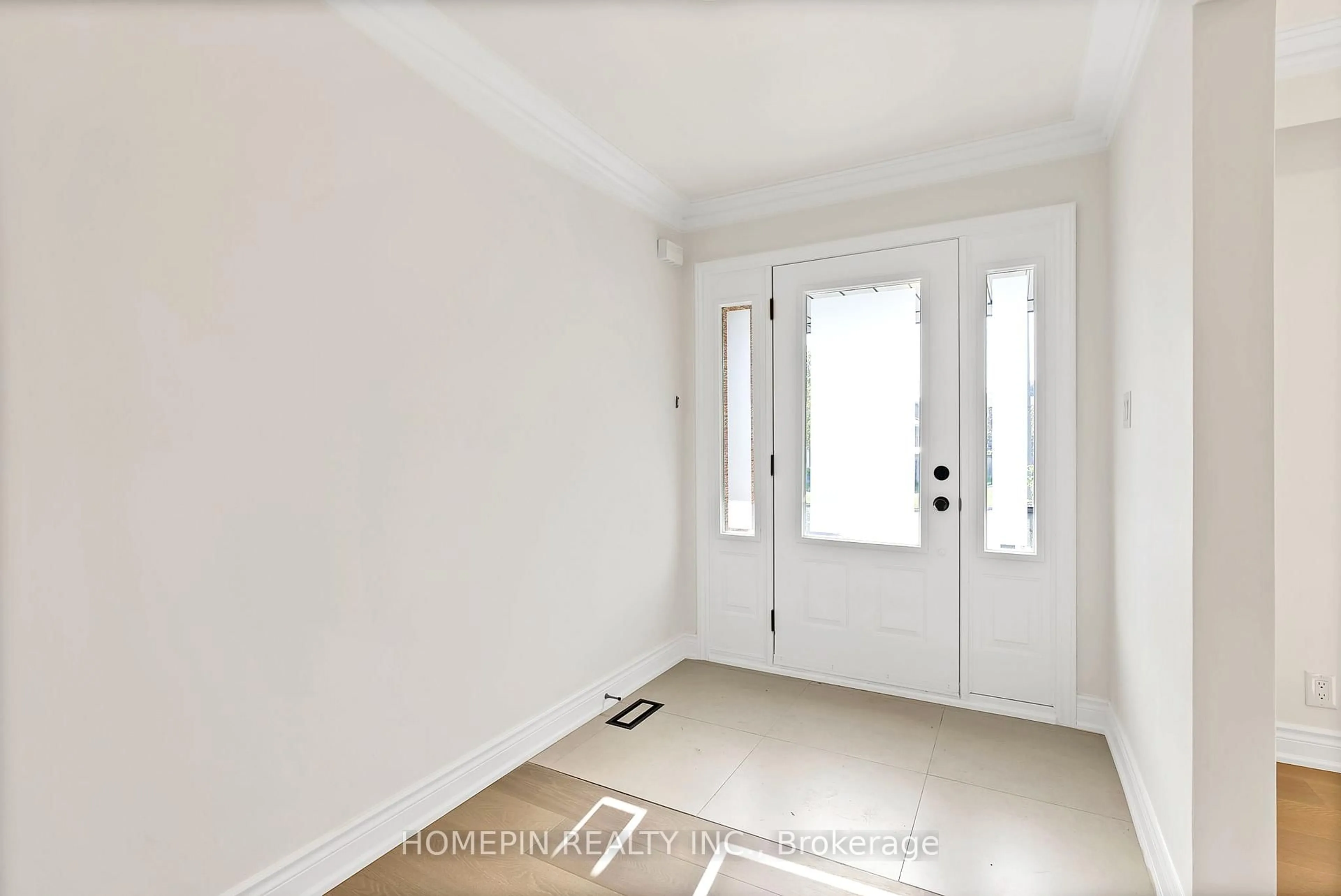Indoor entryway for 54 Elmartin Dr, Toronto Ontario M1W 3C5