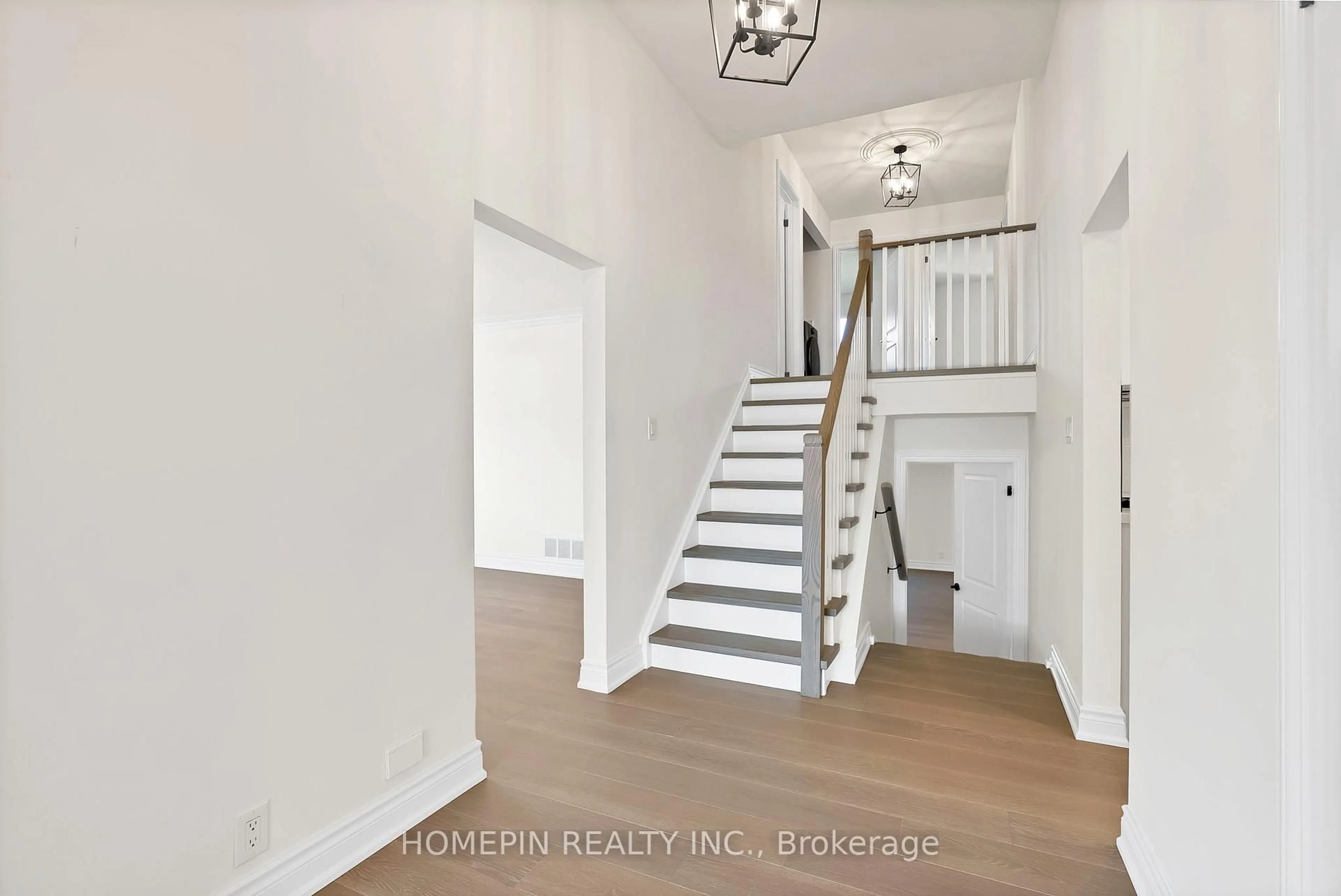Indoor entryway for 54 Elmartin Dr, Toronto Ontario M1W 3C5