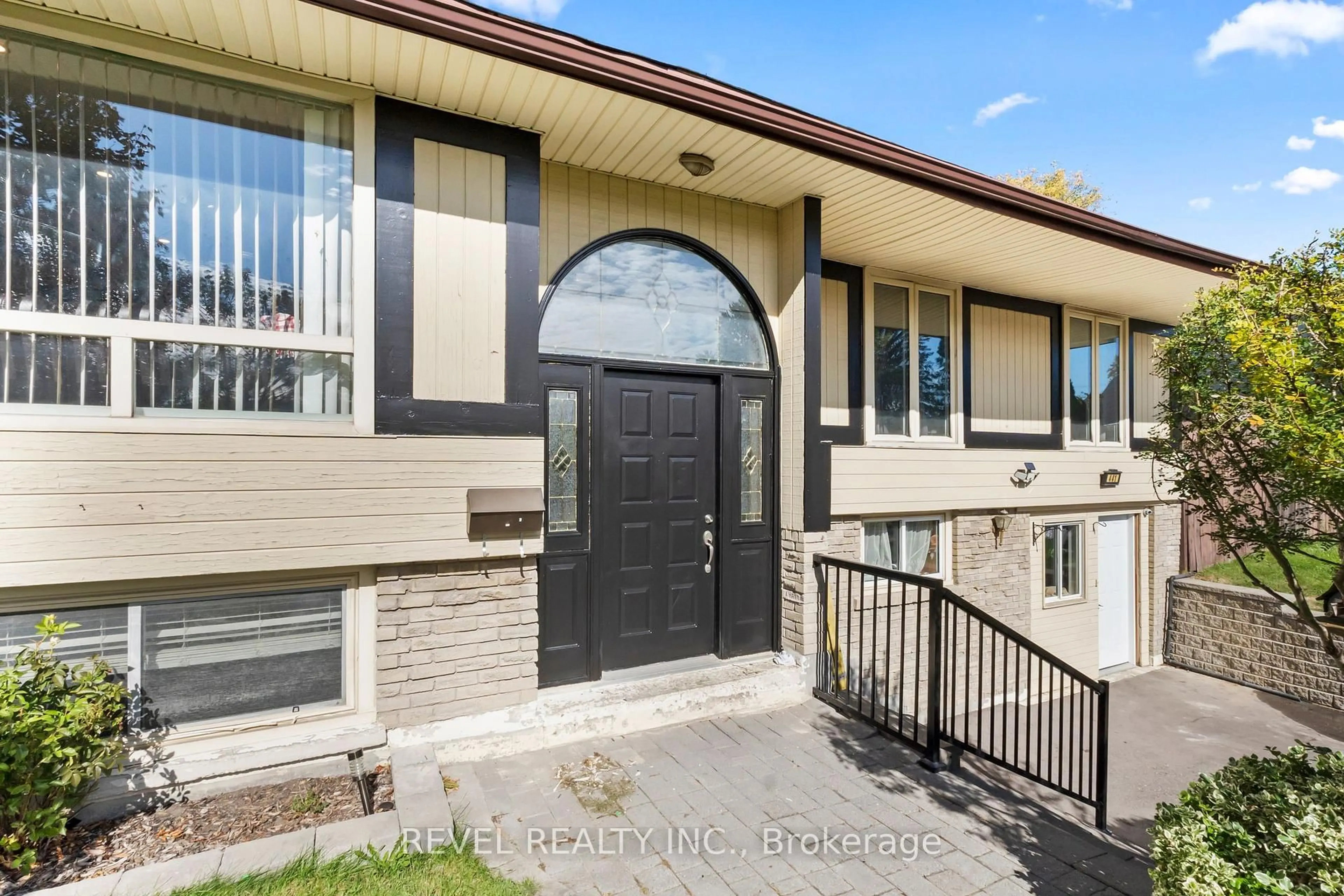 Home with brick exterior material, street for 441 Crestwood Dr Dr, Oshawa Ontario L1G 2R4