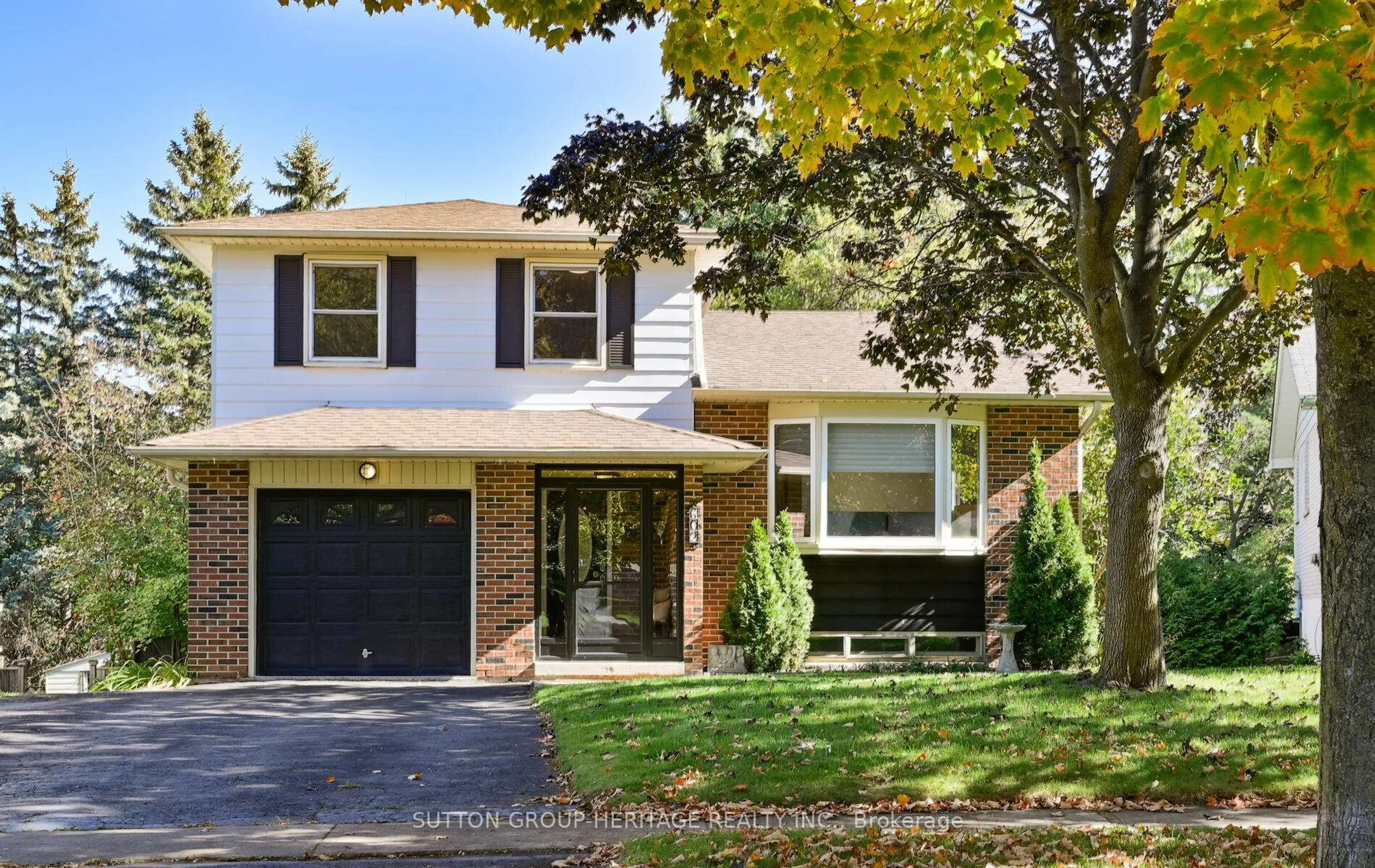 Home with brick exterior material, street for 602 Antigua Cres, Oshawa Ontario L1J 6B4