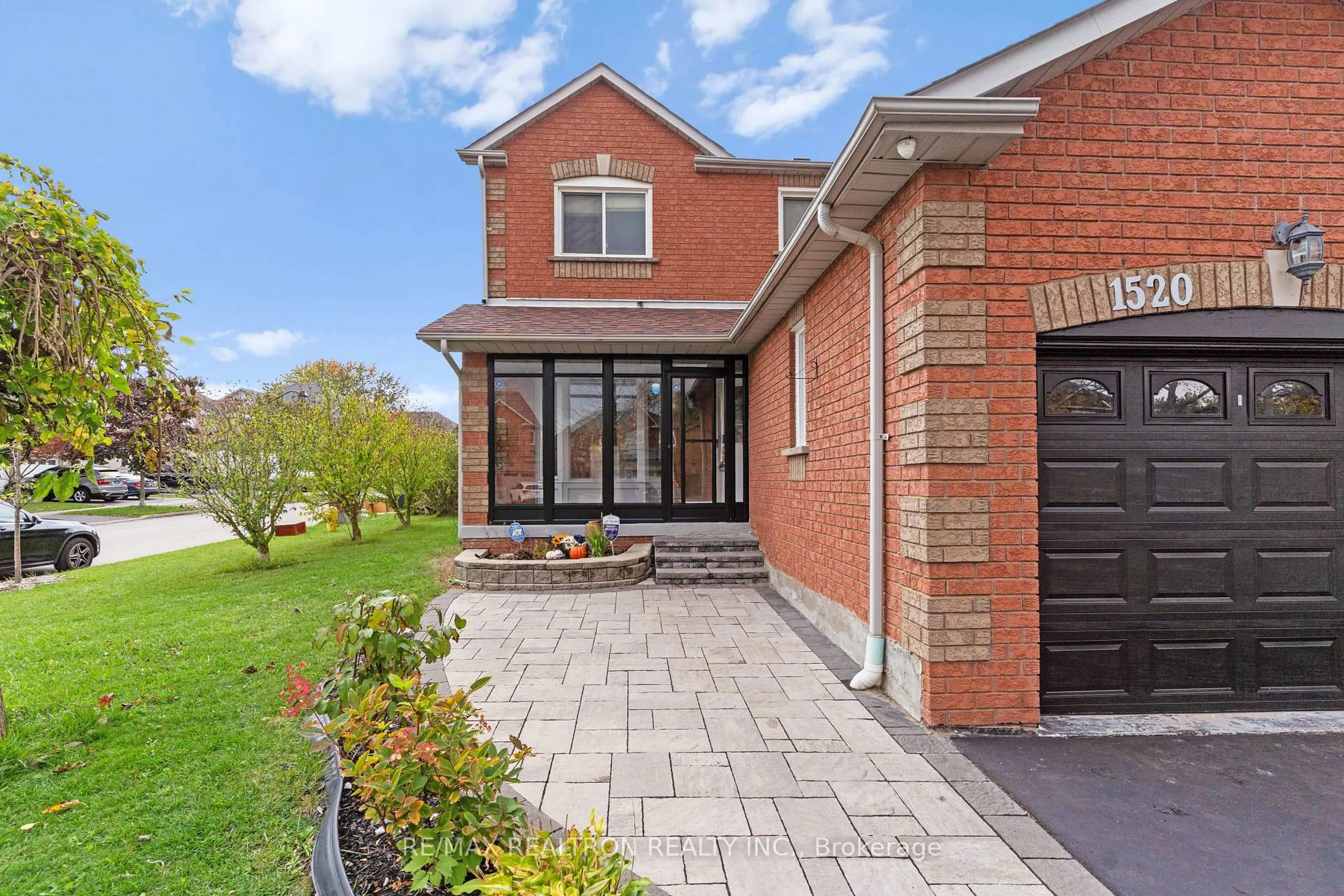 Home with brick exterior material, street for 1520 Sandhurst Cres, Pickering Ontario L1V 6Y6