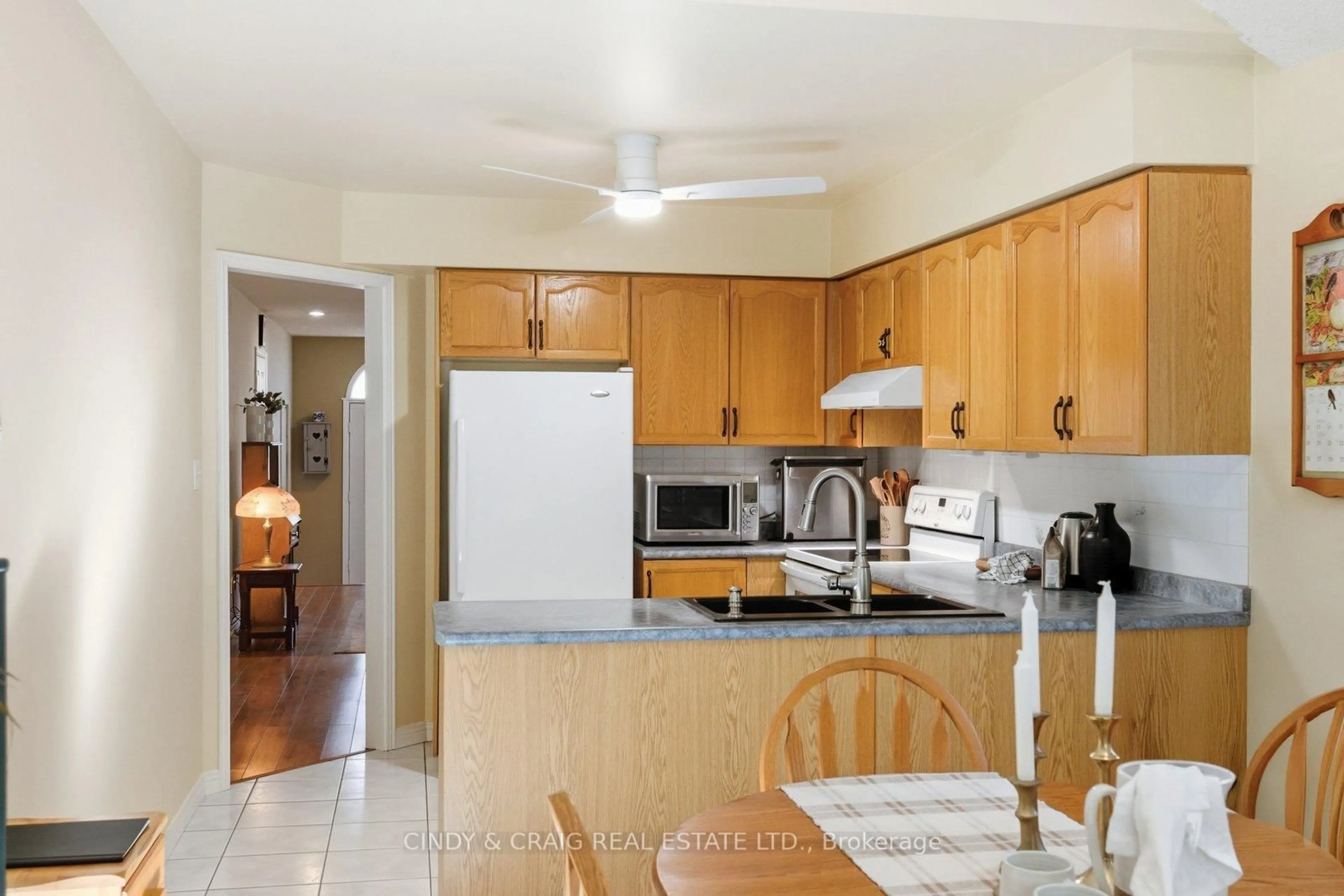 Standard kitchen, unknown for 318 Sandringham Dr, Clarington Ontario L1E 3A7