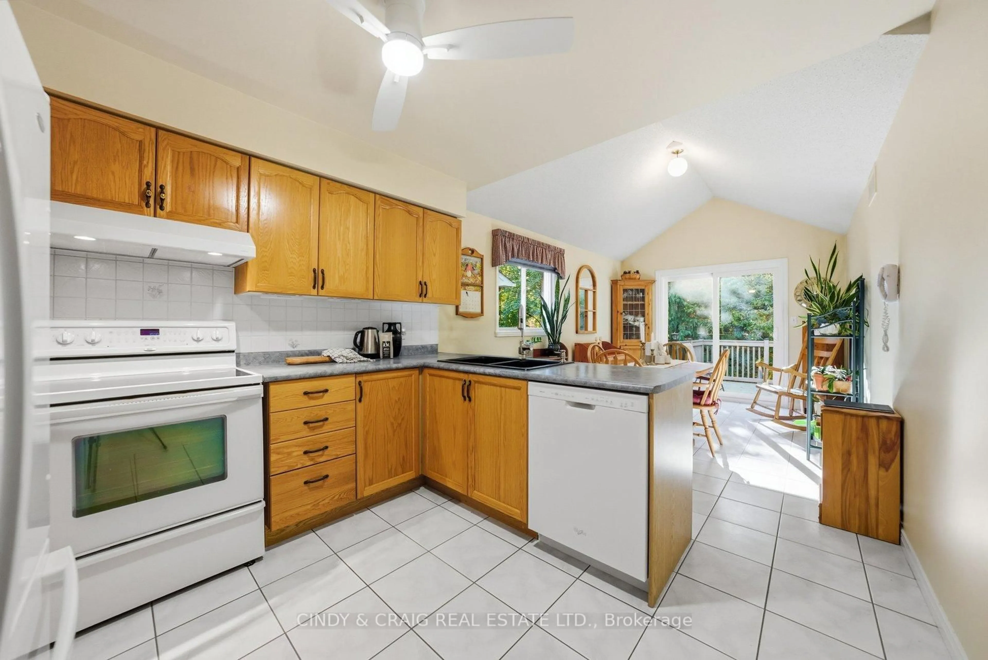 Standard kitchen, ceramic/tile floor for 318 Sandringham Dr, Clarington Ontario L1E 3A7