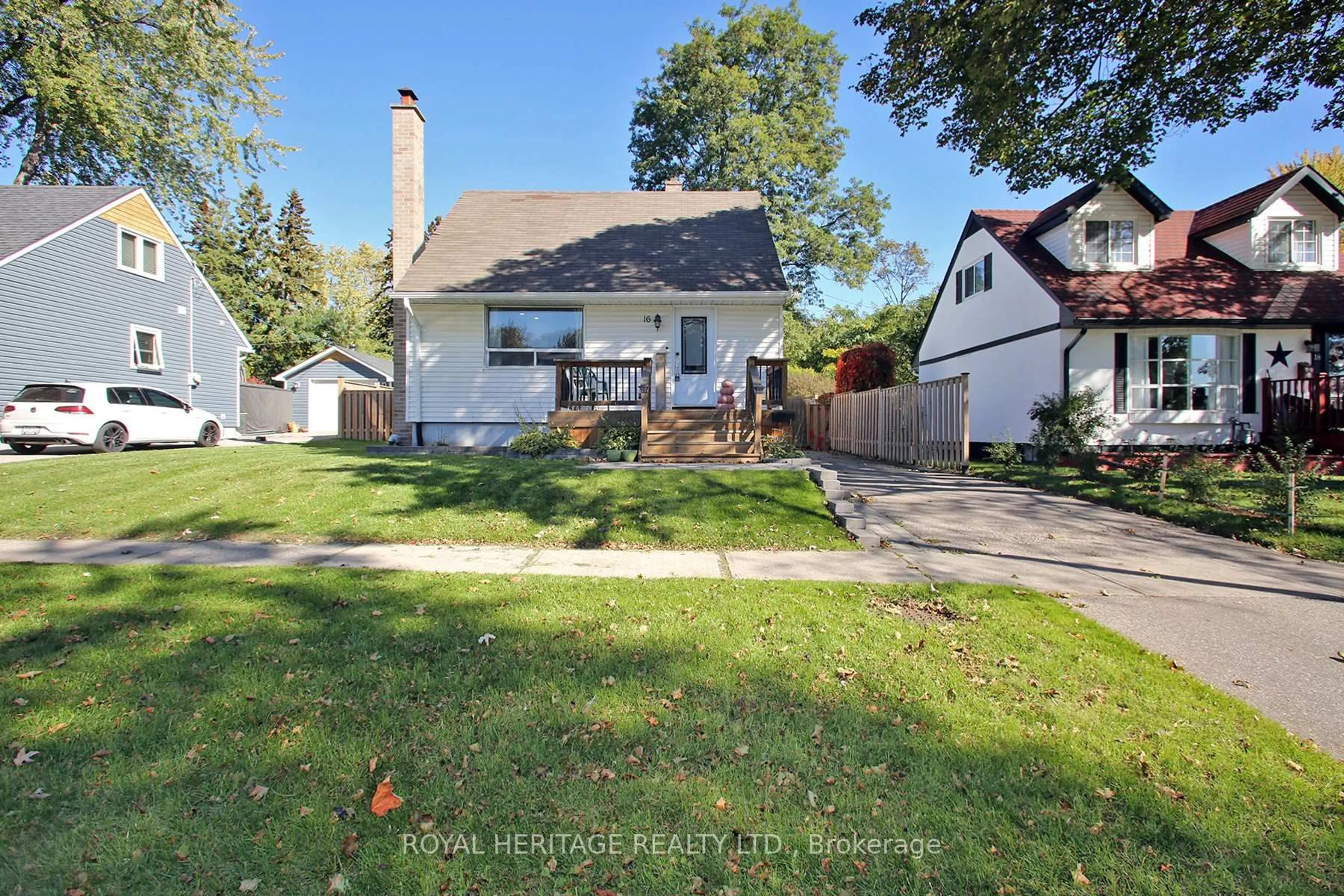 A pic from outside/outdoor area/front of a property/back of a property/a pic from drone, street for 16 Burcher Rd, Ajax Ontario L1S 2P7