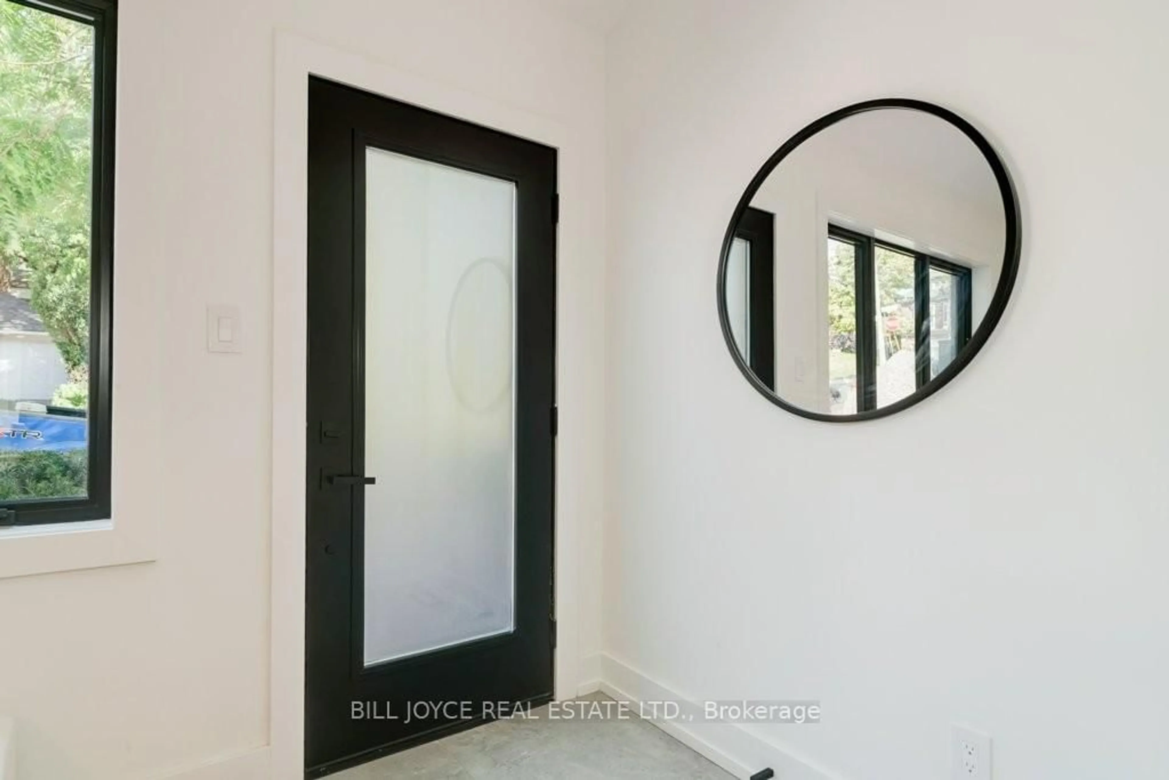 Indoor entryway for 342 Lee Ave, Toronto Ontario M4E 2P8