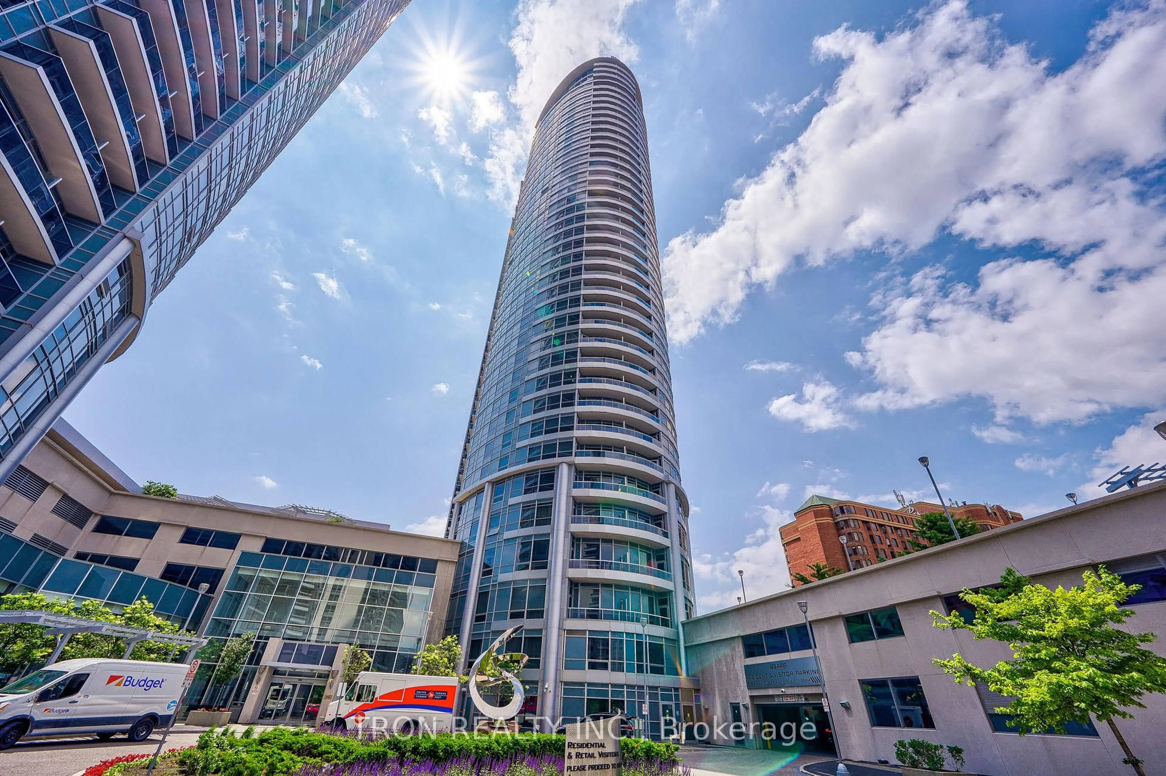Indoor foyer for 125 Village Green Sq #3102, Toronto Ontario M1S 0G3