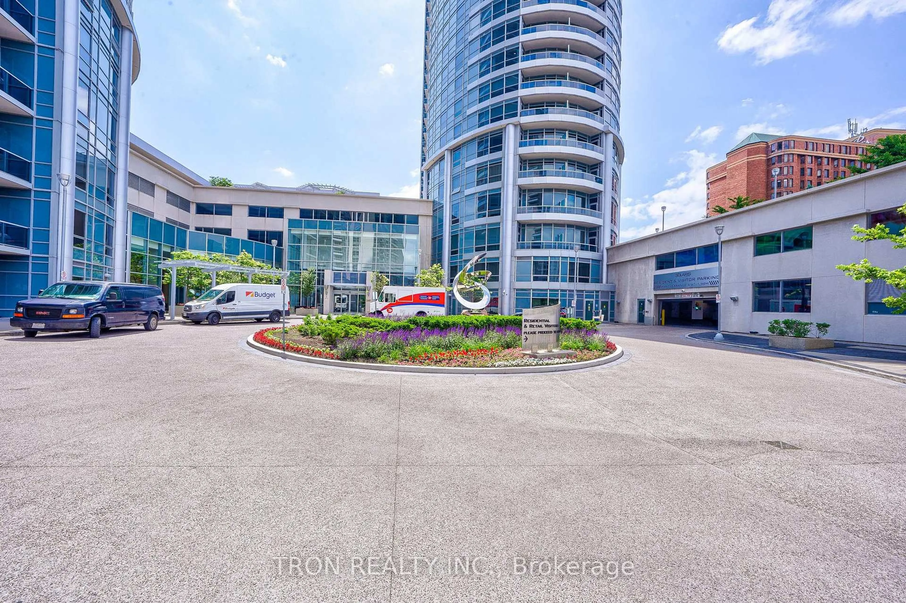 Indoor foyer for 125 Village Green Sq #3102, Toronto Ontario M1S 0G3