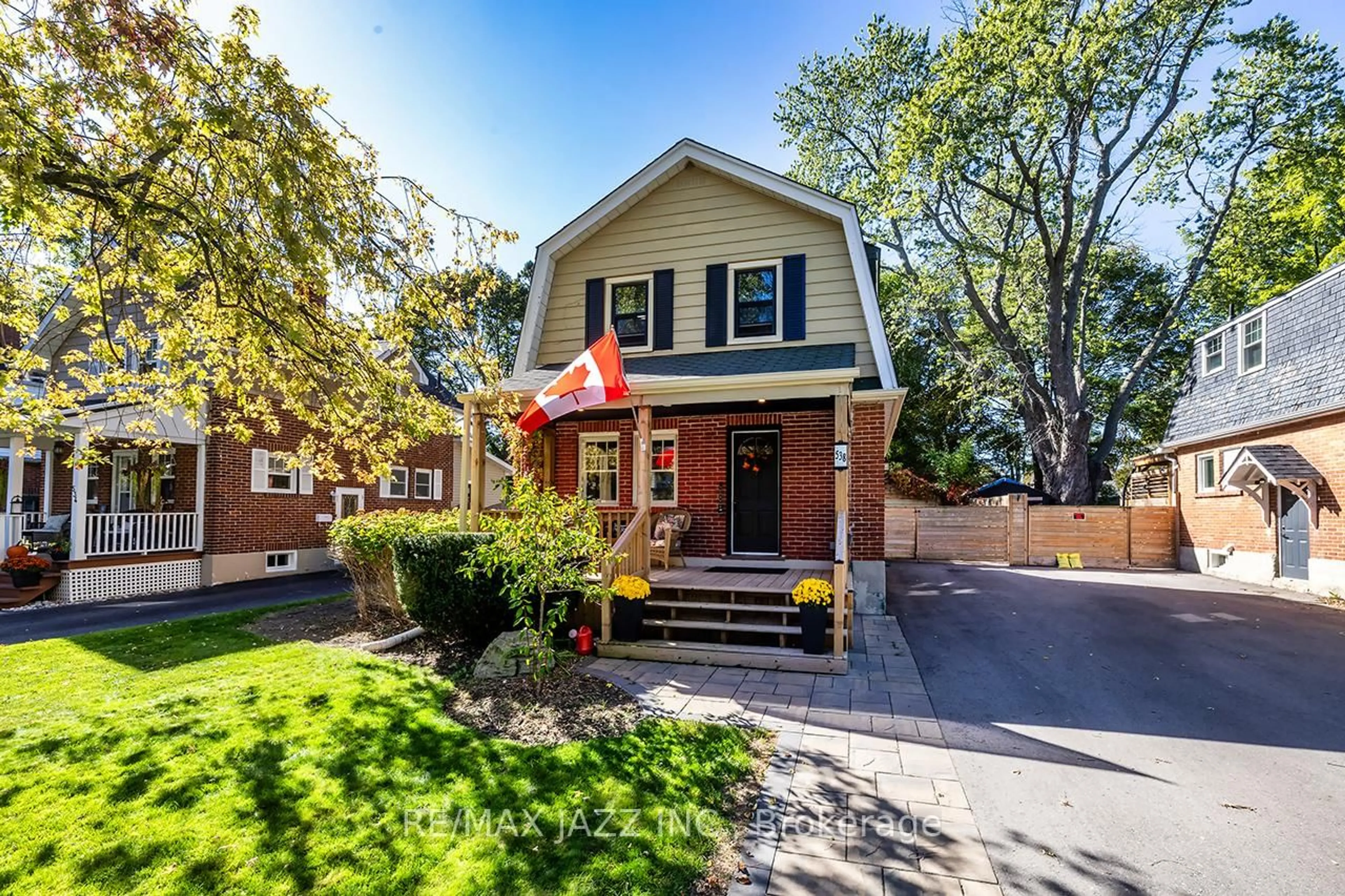 Home with brick exterior material, street for 538 Masson St, Oshawa Ontario L1G 5A3