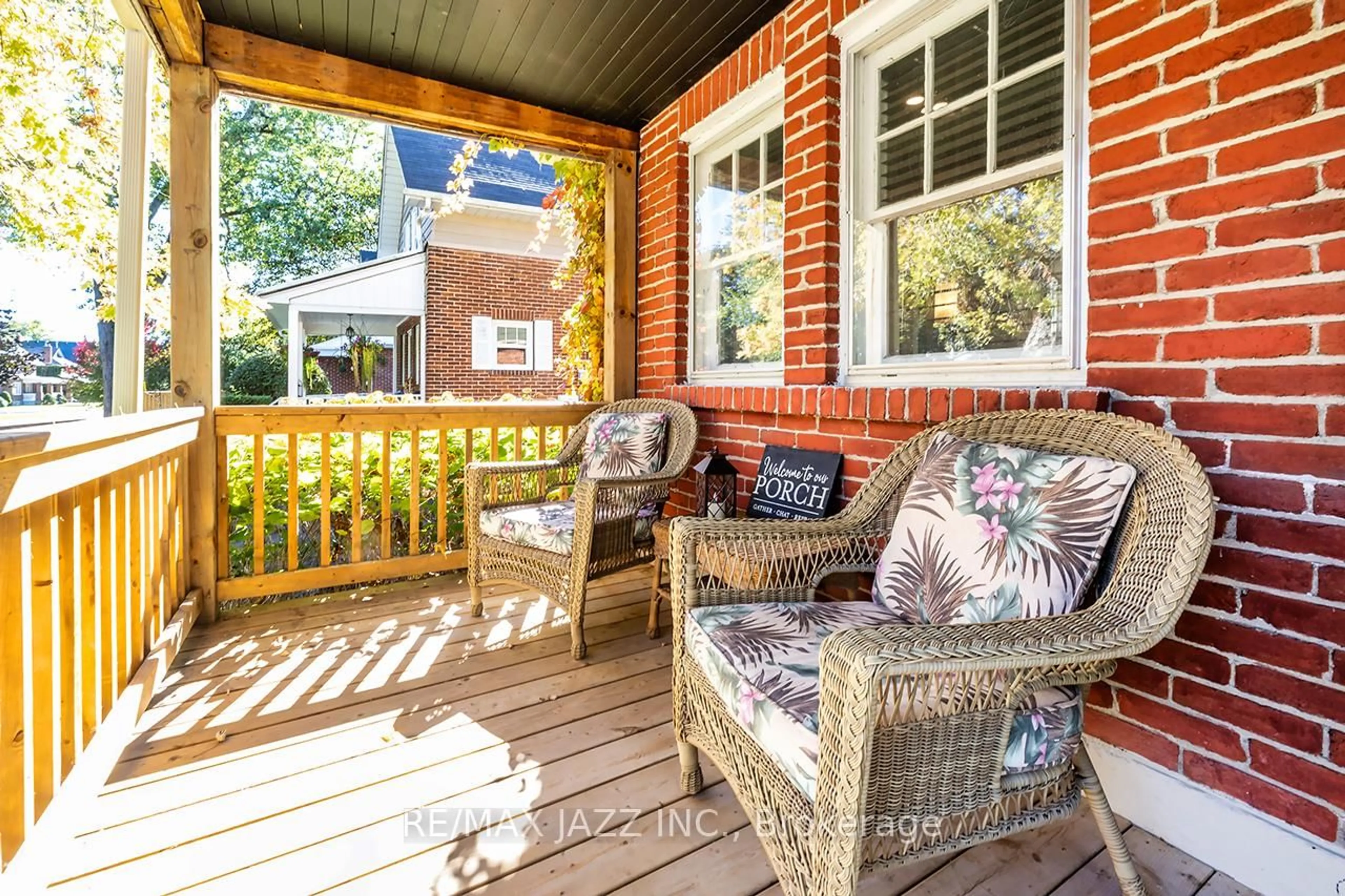 Patio, street for 538 Masson St, Oshawa Ontario L1G 5A3