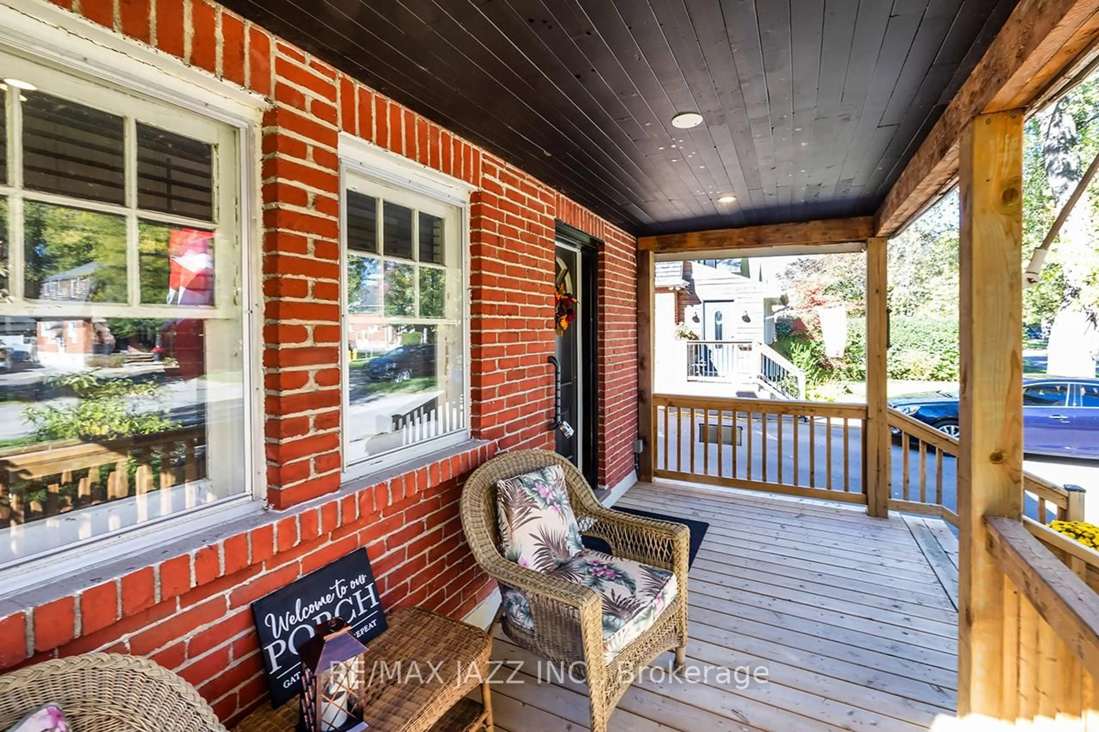 Home with brick exterior material, street for 538 Masson St, Oshawa Ontario L1G 5A3