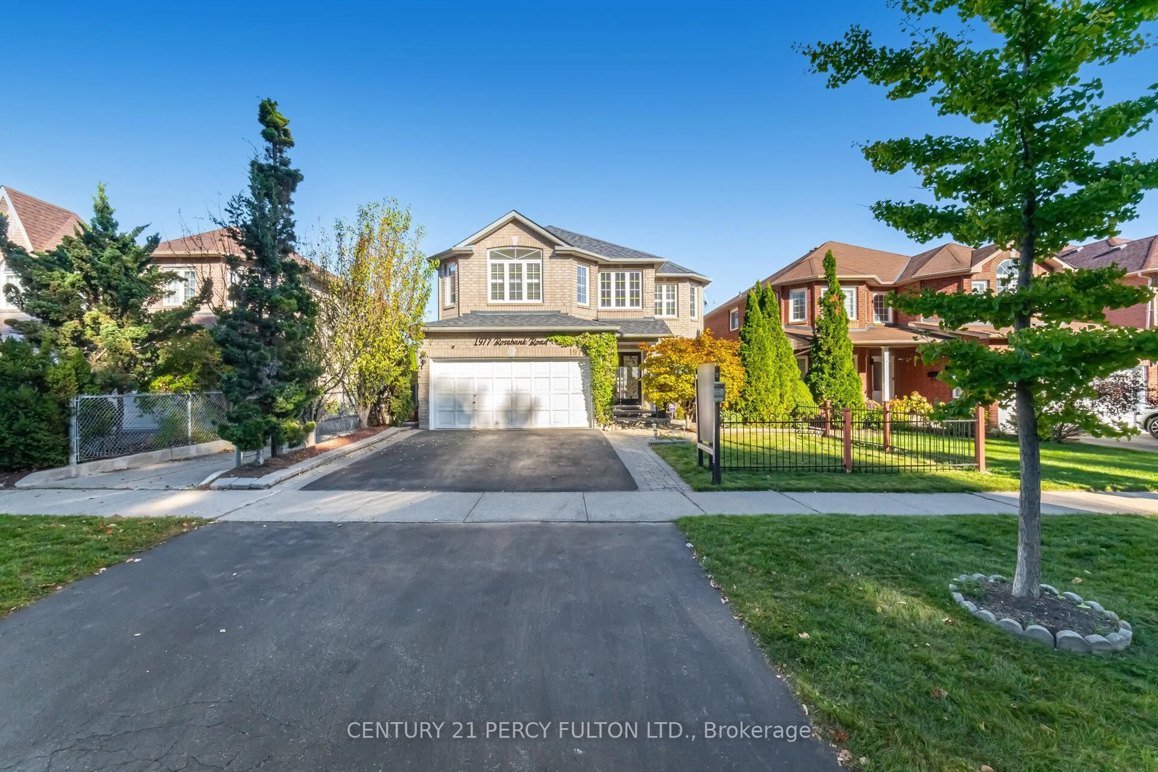 A pic from outside/outdoor area/front of a property/back of a property/a pic from drone, street for 1977 Rosebank Rd, Pickering Ontario L1V 1P7